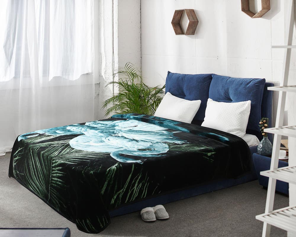 Aslan Velvet Blanket, 220×240 cm, 7 Kg - Multicolor