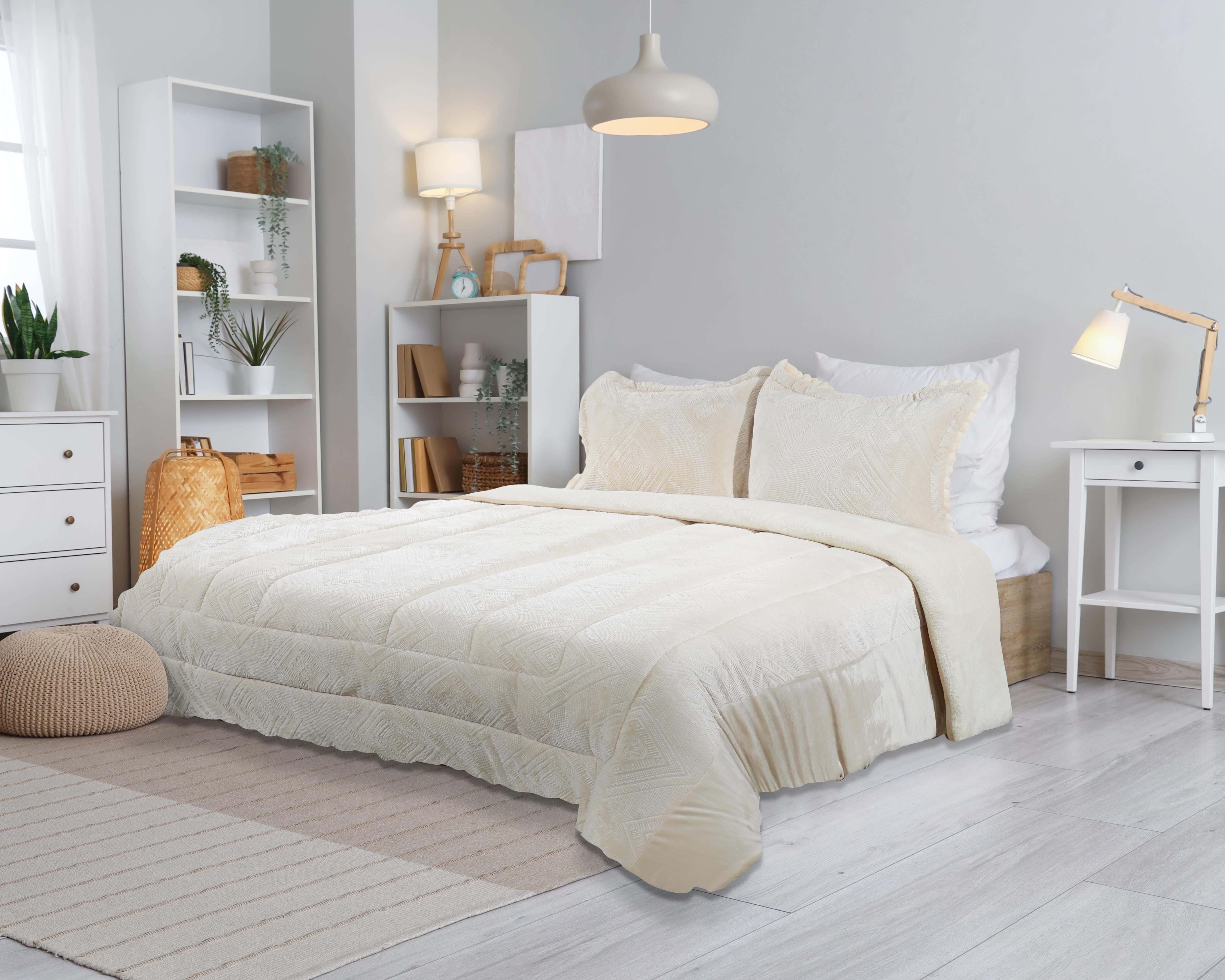 Tag Velvet Quilt Set with Fur Back, 3 Pieces, 240x260cm, 6600 g - Light Beige