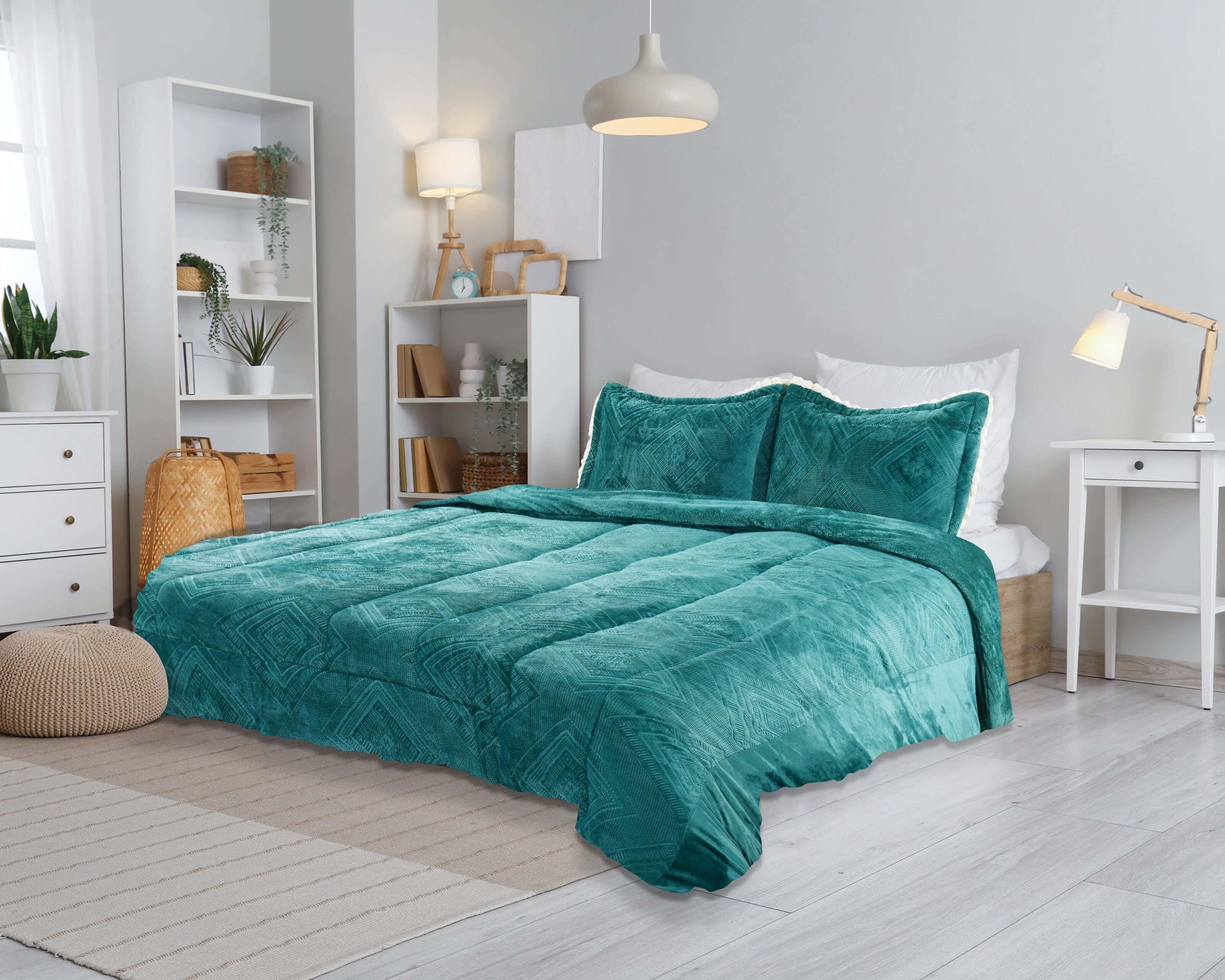 Tag Velvet Quilt Set with Fur Back, 3 Pieces, 240x260cm, 6600 g - Green