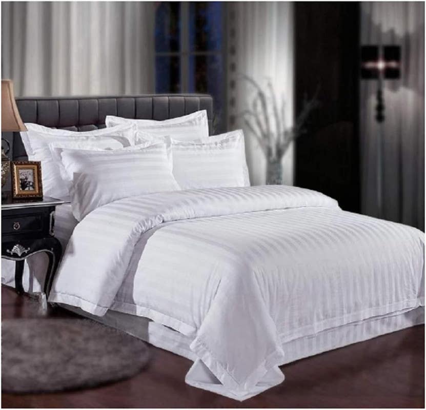 Comfortable imported Indian cotton comforter 240x250 cm, 3 pieces - White