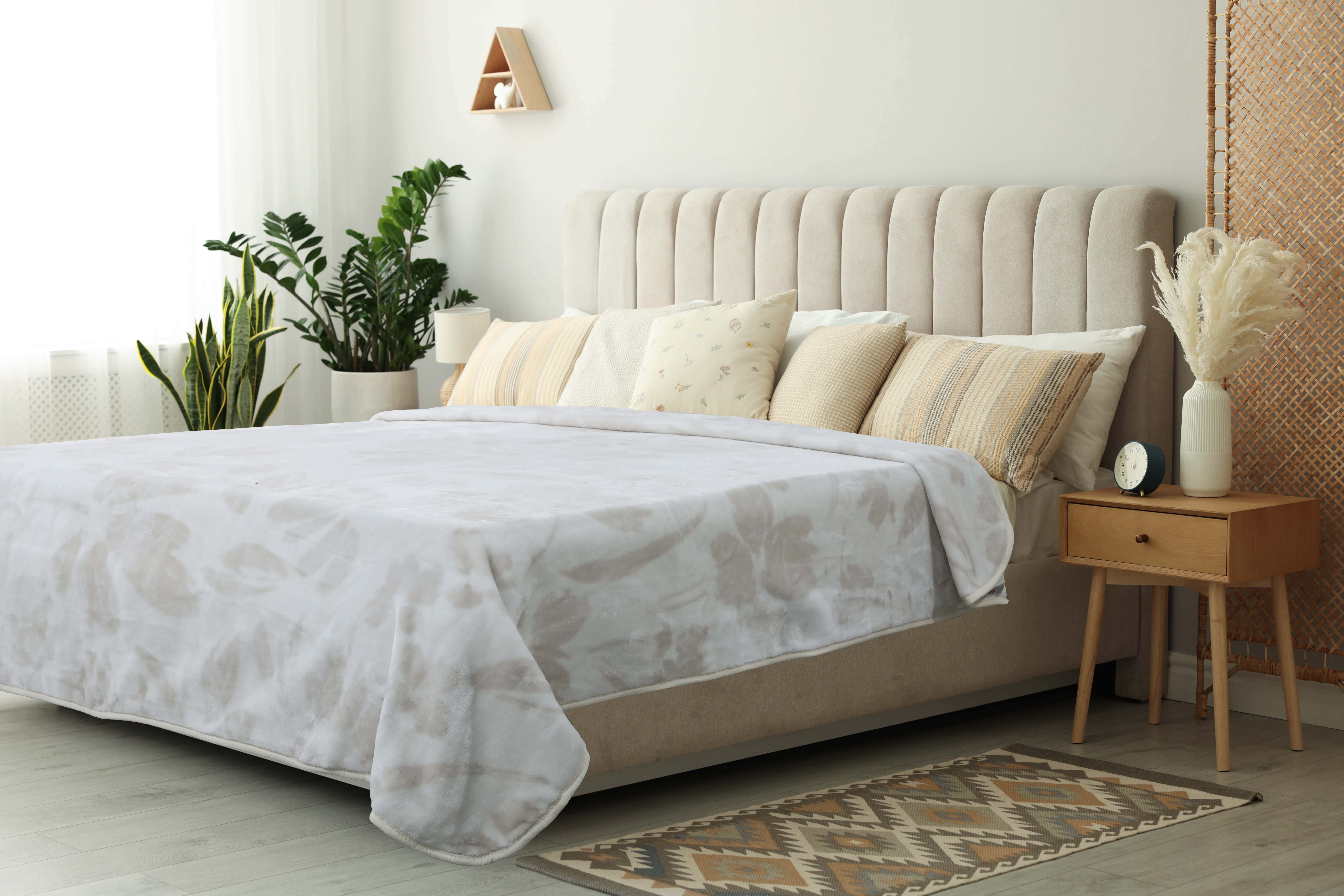 Morano Velvet Single Layer Blanket, 220x240 cm, 3750 gm - Off White