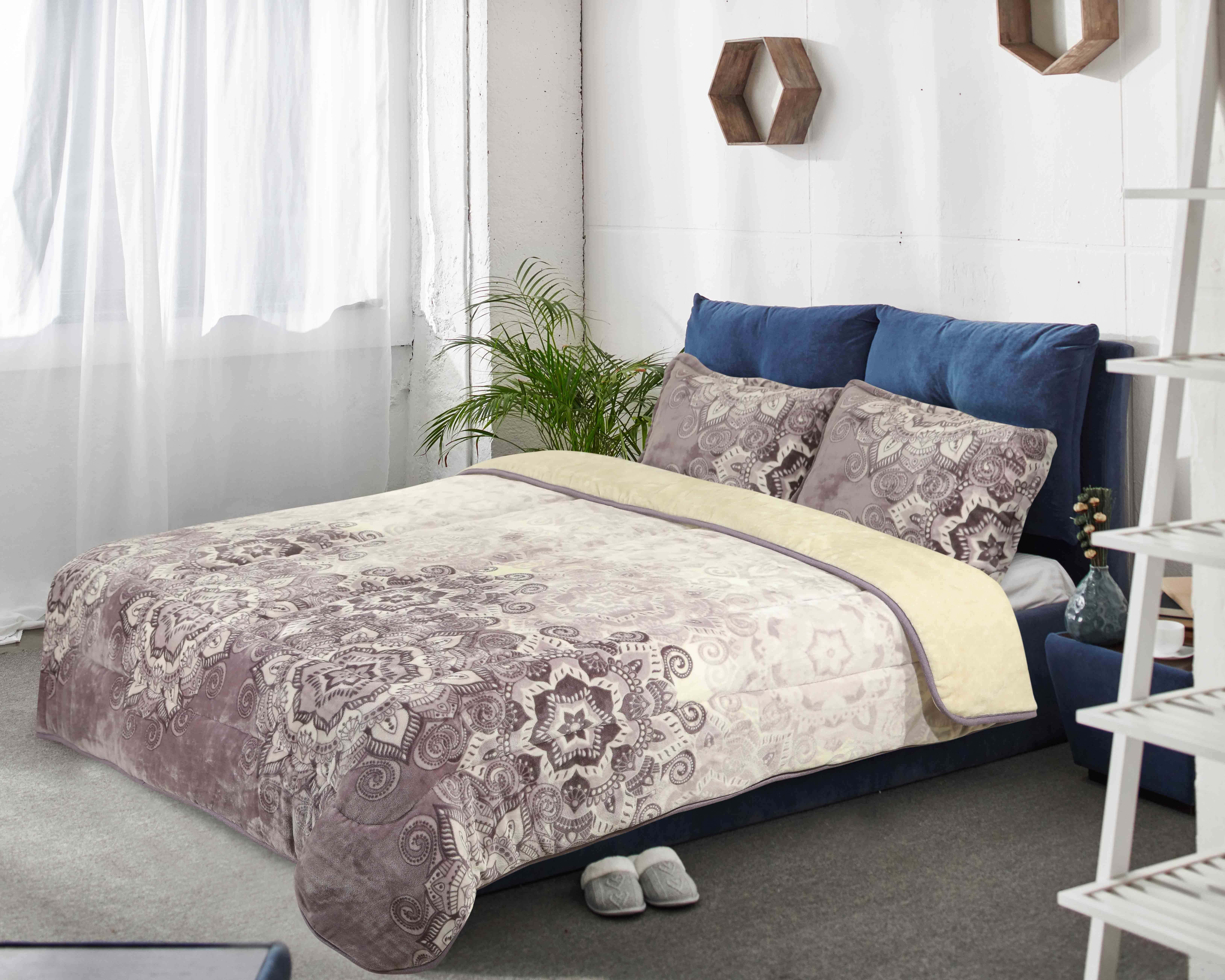 Royal Palace Double Face Quilt Set, 3 Pieces - Mauve