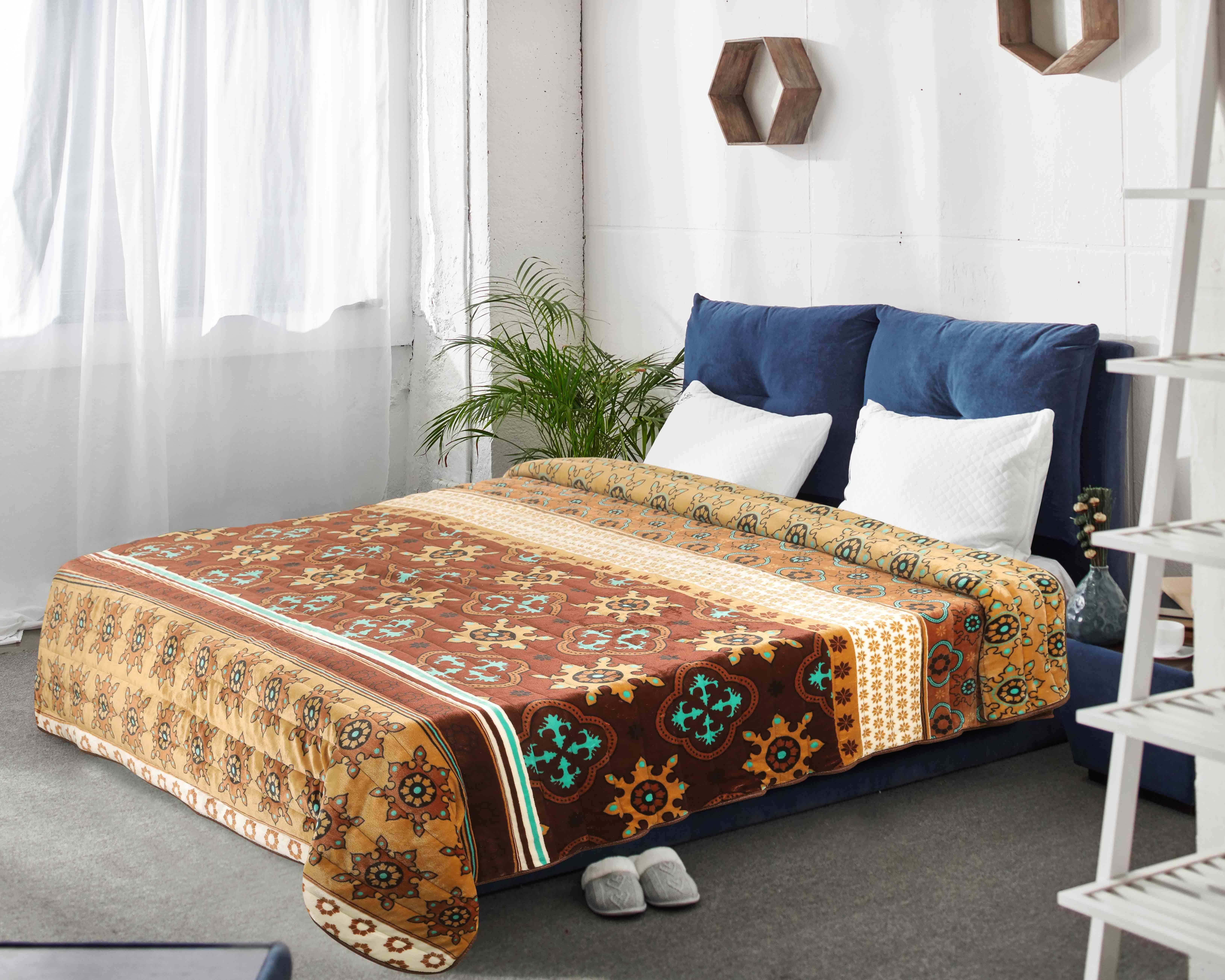 Al Maamoun Captonian Quilt, 240×230 cm - Multicolor
