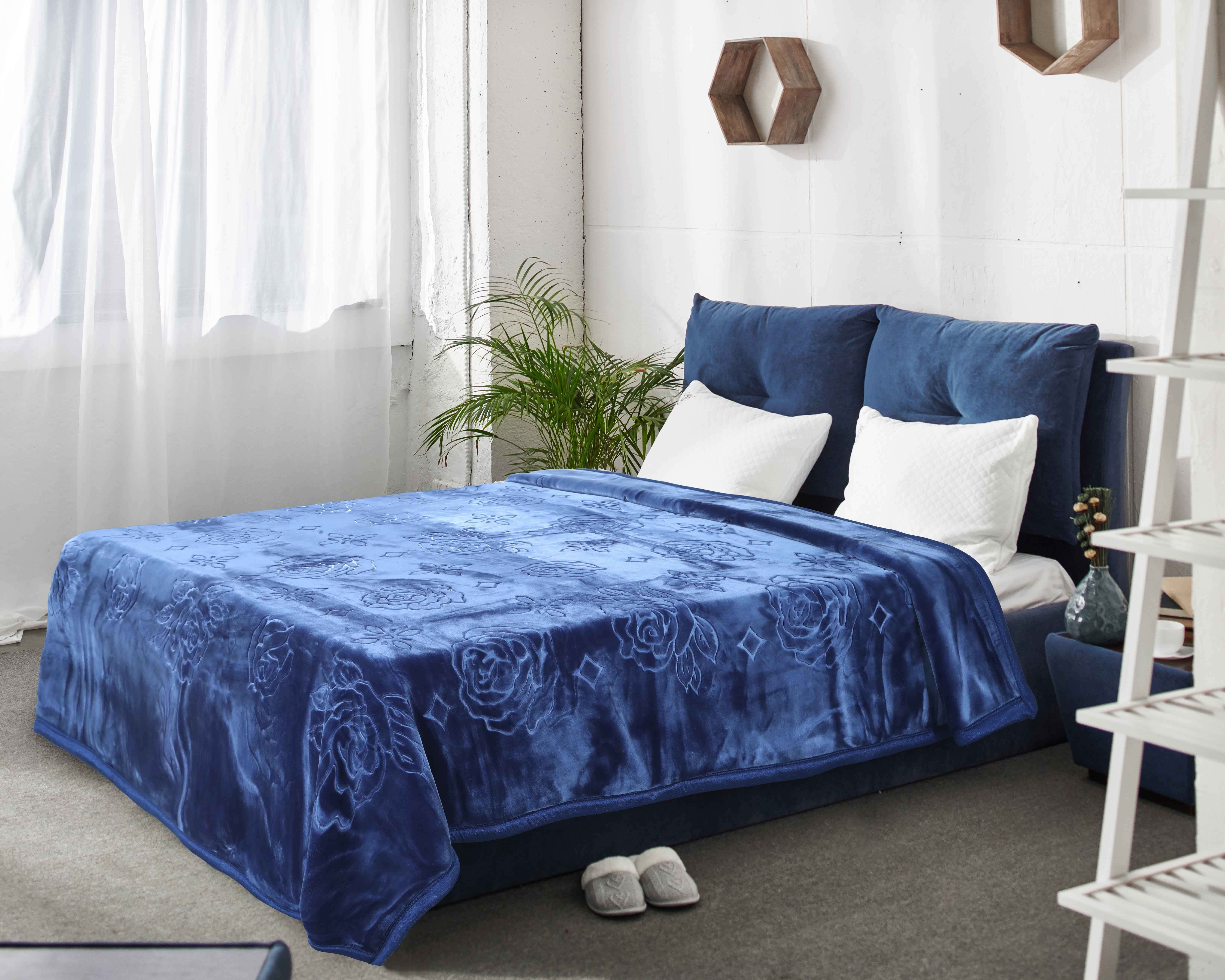 Aslan Double Layer Velvet Blanket, 220X240 cm, Approximately 5800 Gm - Navy