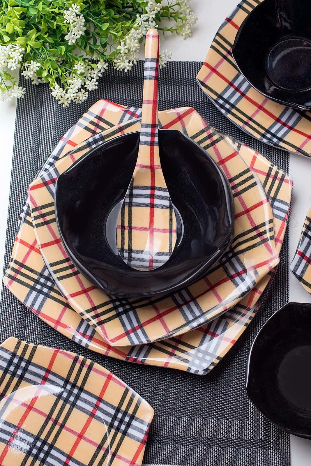 Melamine set, 38 pieces, square, pure melamine, mixed carotene - black