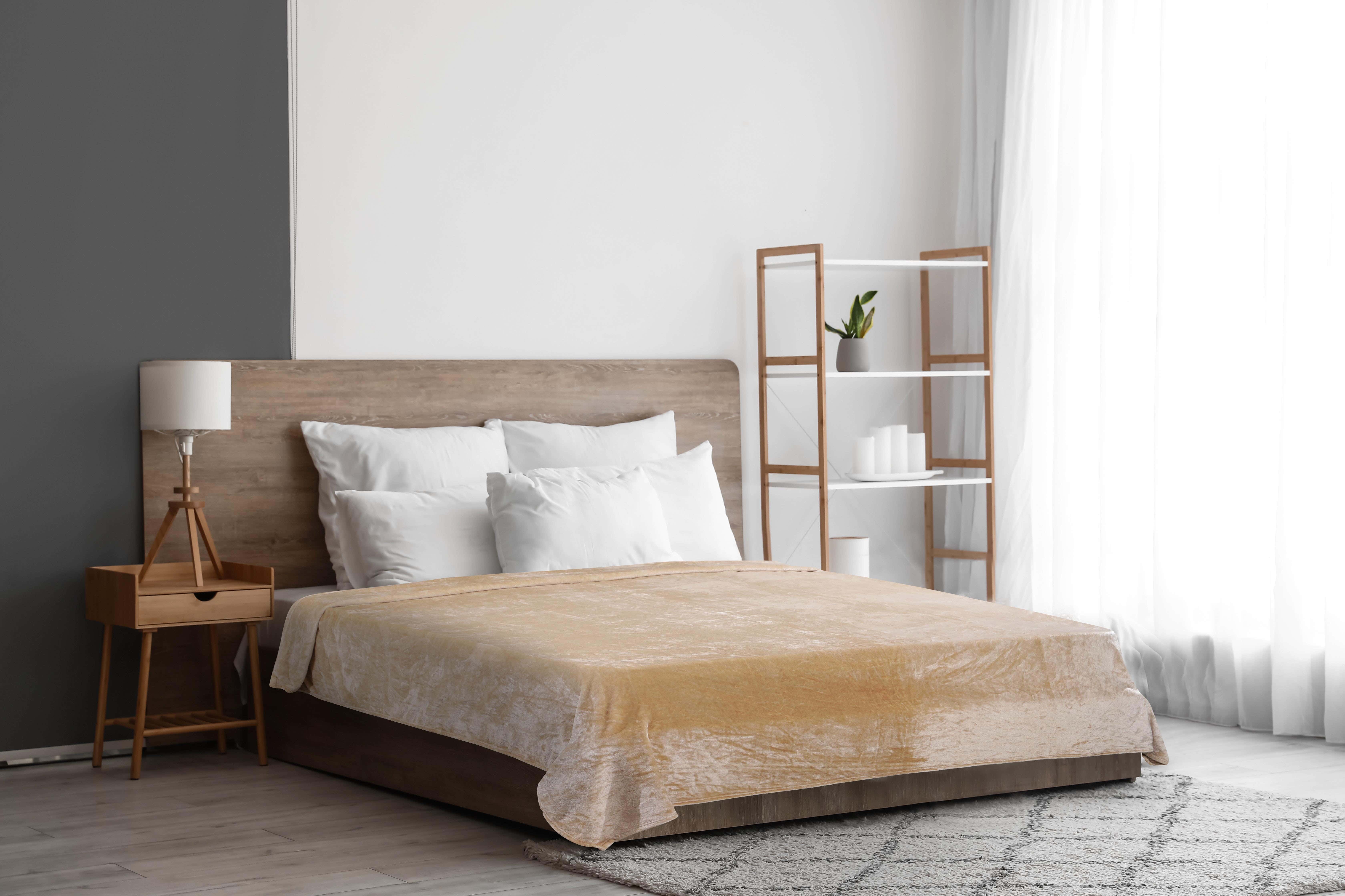 Espanol Velvet Bed Heater, 220x240 cm, 1850 gm - Beige