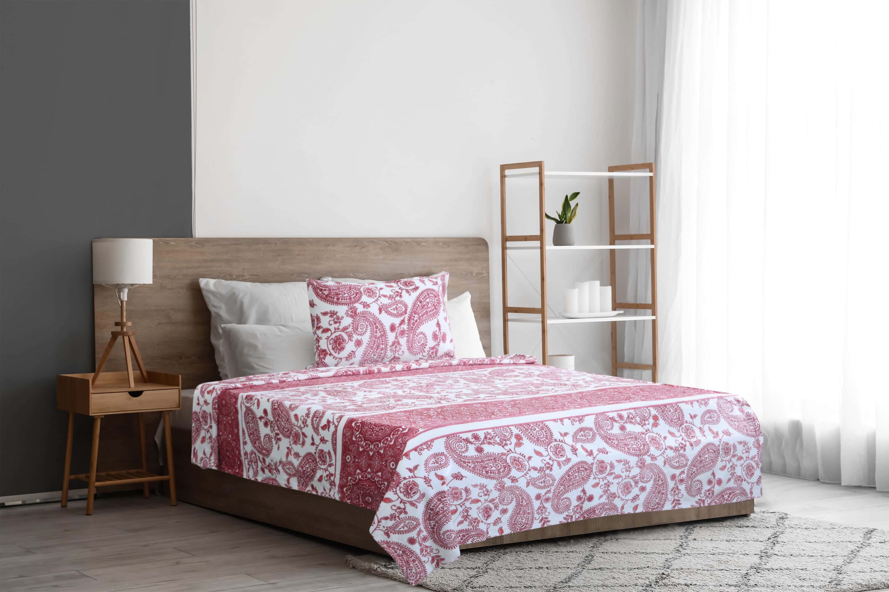 Velvet Youth Bed Heater Set, 4 Pieces, 220×180 cm, 3200 gm - White Red