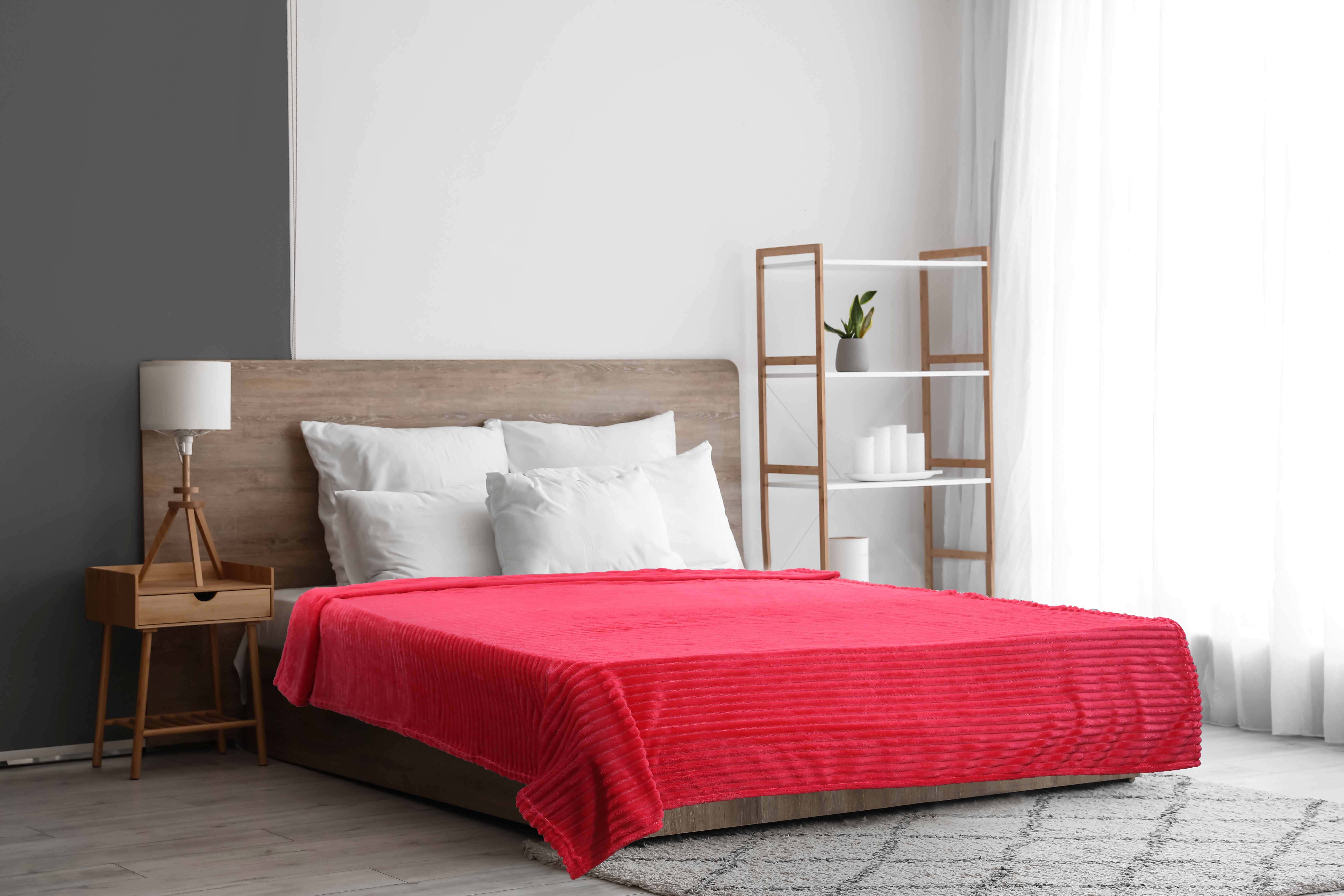 Dragon Embossed Ribbed Zebda Bed Heater, 220x185 cm, 1150 gm - Light Red