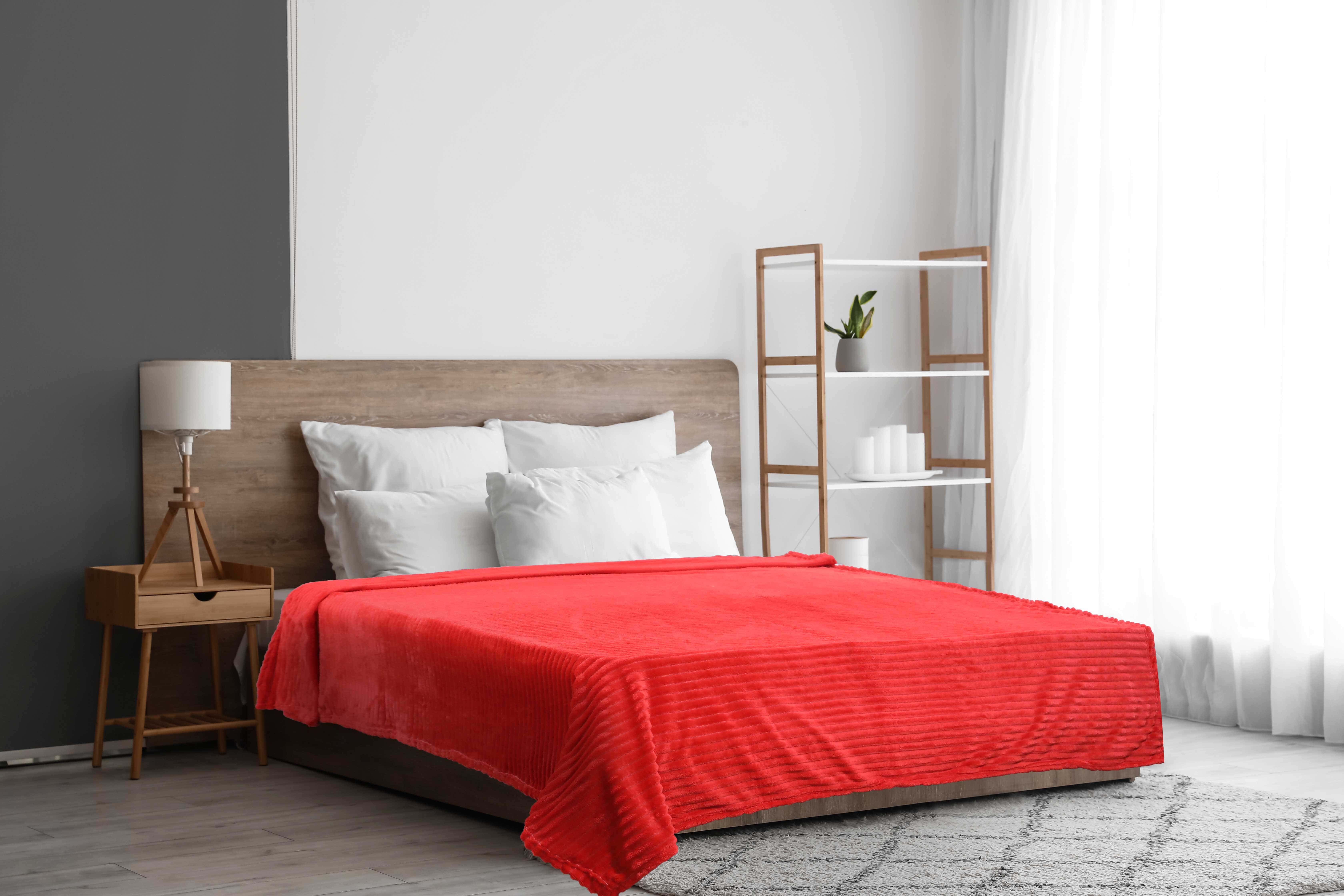 Dragon Embossed Ribbed Zebda Bed Heater, 220x185 cm, 1150 gm - Red