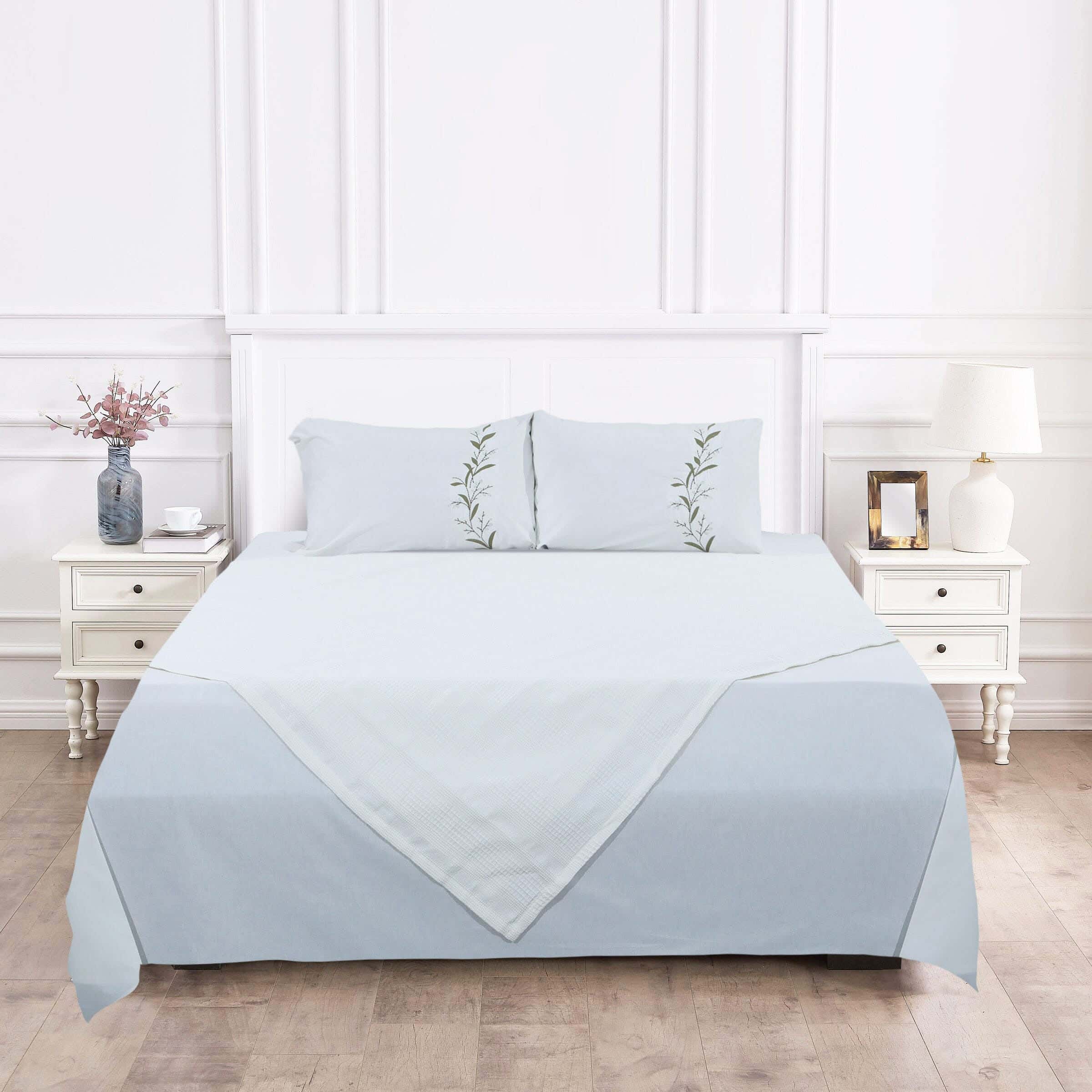 Irina Cotton Comforter and Bed Sheet Set, 4 Pieces, 2900 grams - White Grey