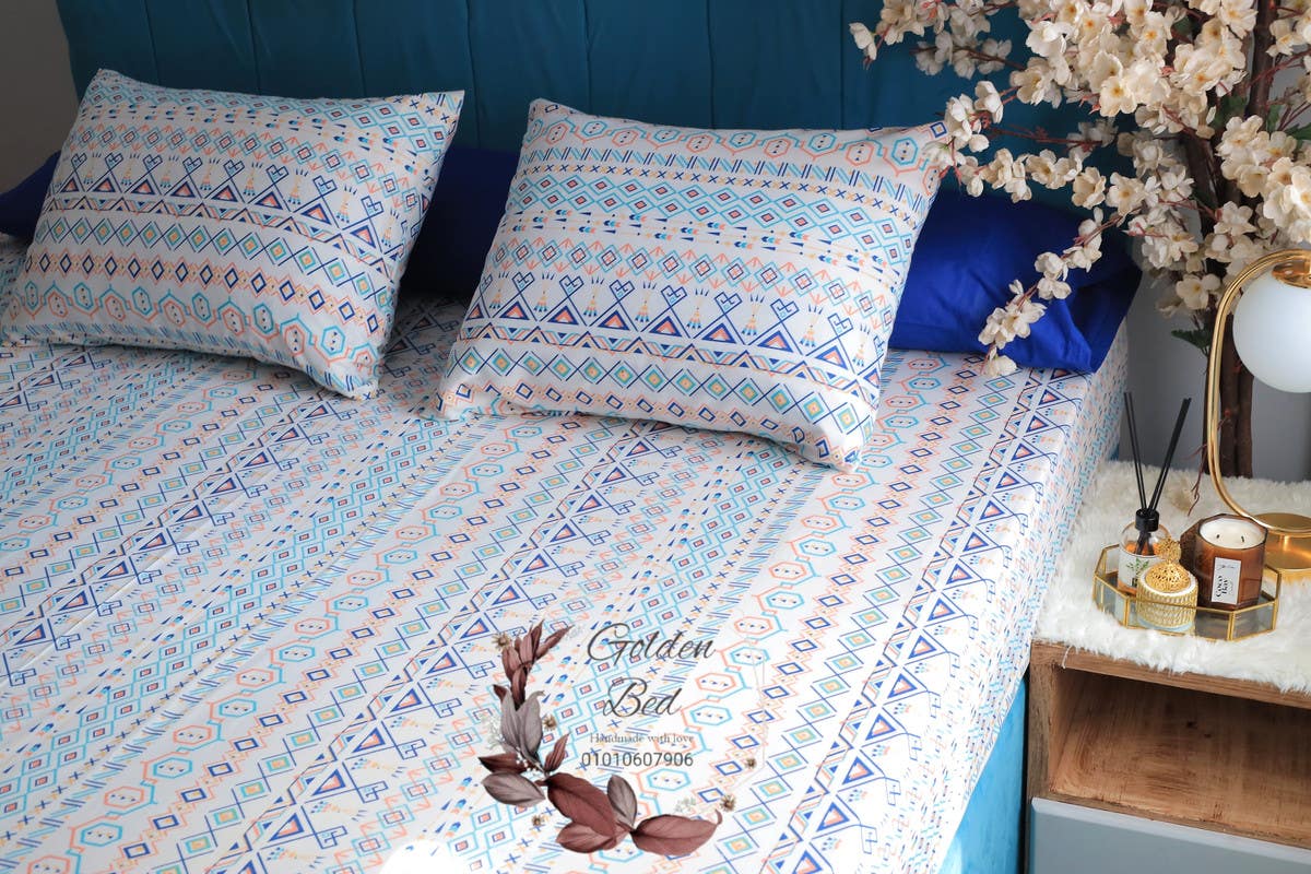 Printed bed sheet set with 2 pillowcases of the same pattern and a plain long pillow, blue, 260 * 240, four pieces - multi-colored