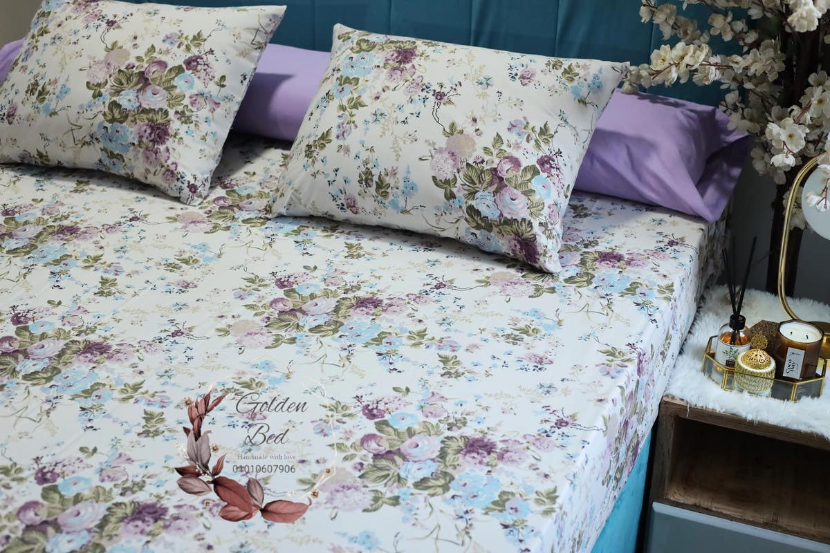 Printed bed sheet set with 2 pillowcases of the same pattern and a long plain pillow, lavender color, 260 * 240, four pieces - multi-colored