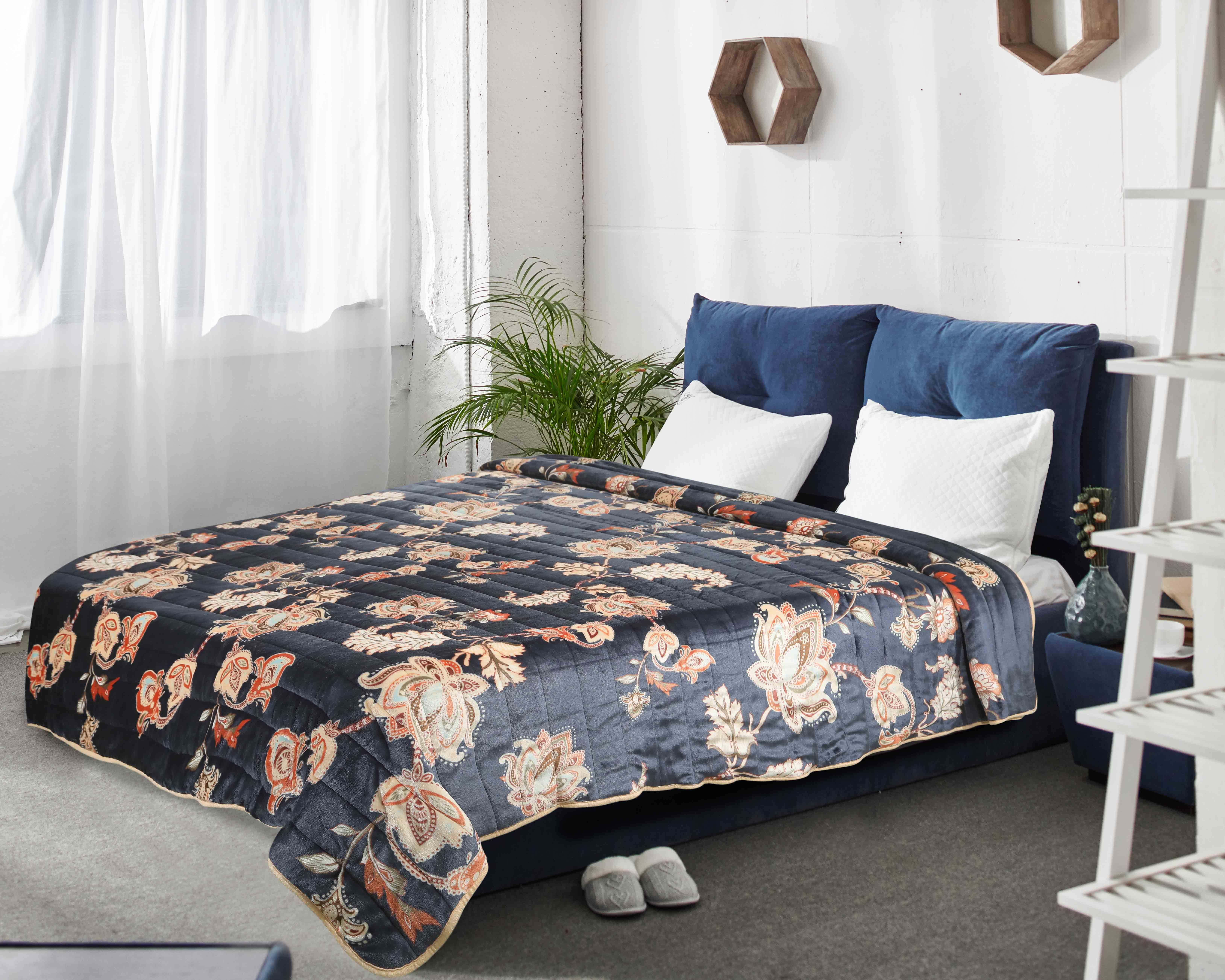 Al Maamoun Captonian Quilt, 240×230 cm - Multicolor