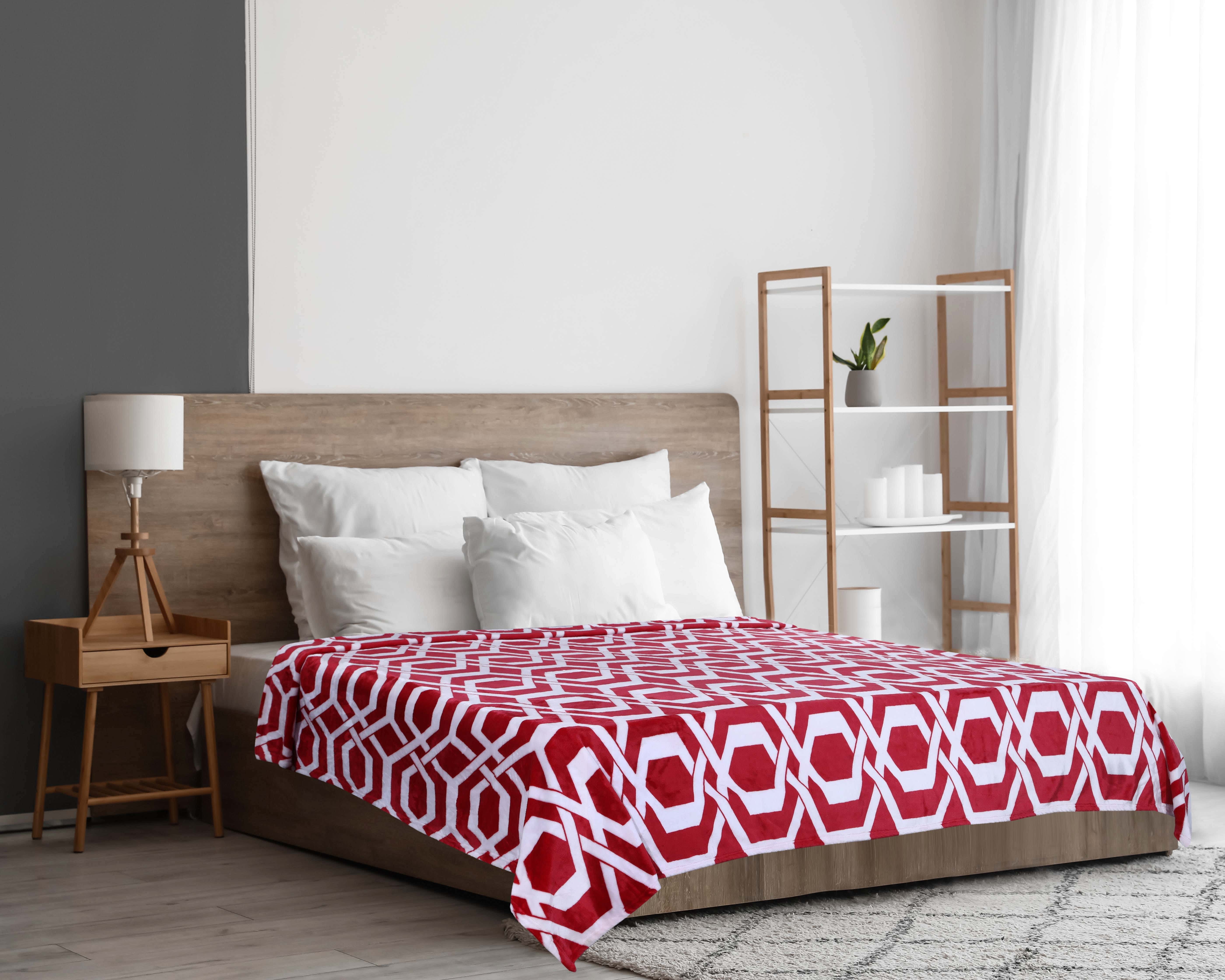 Al Maamoun Velvet Heater, 220x240 cm, 1400 gm - White Red