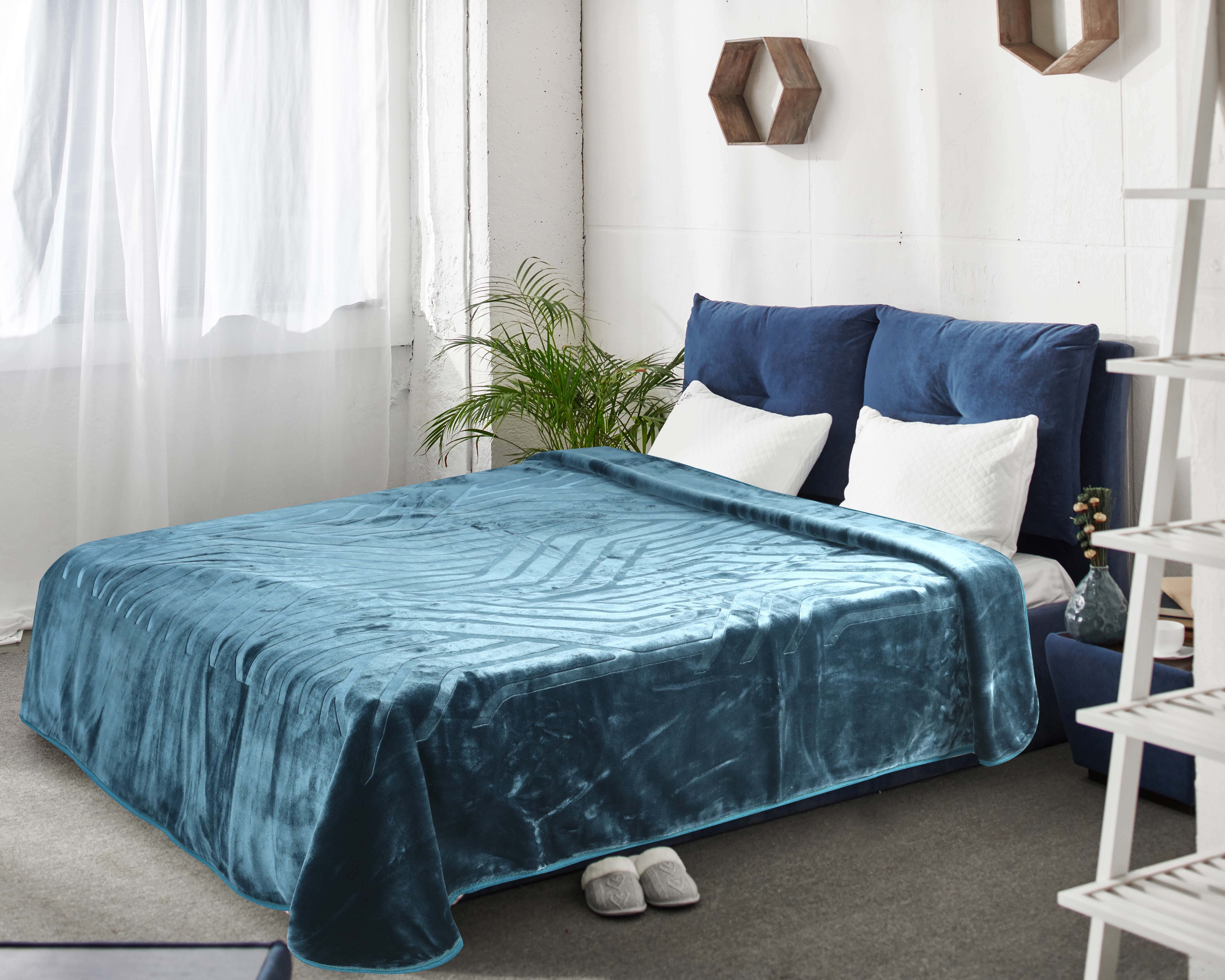Morano Velvet Blanket, Approximately 240×220 cm, Approximately 4000 Grams - Petrol