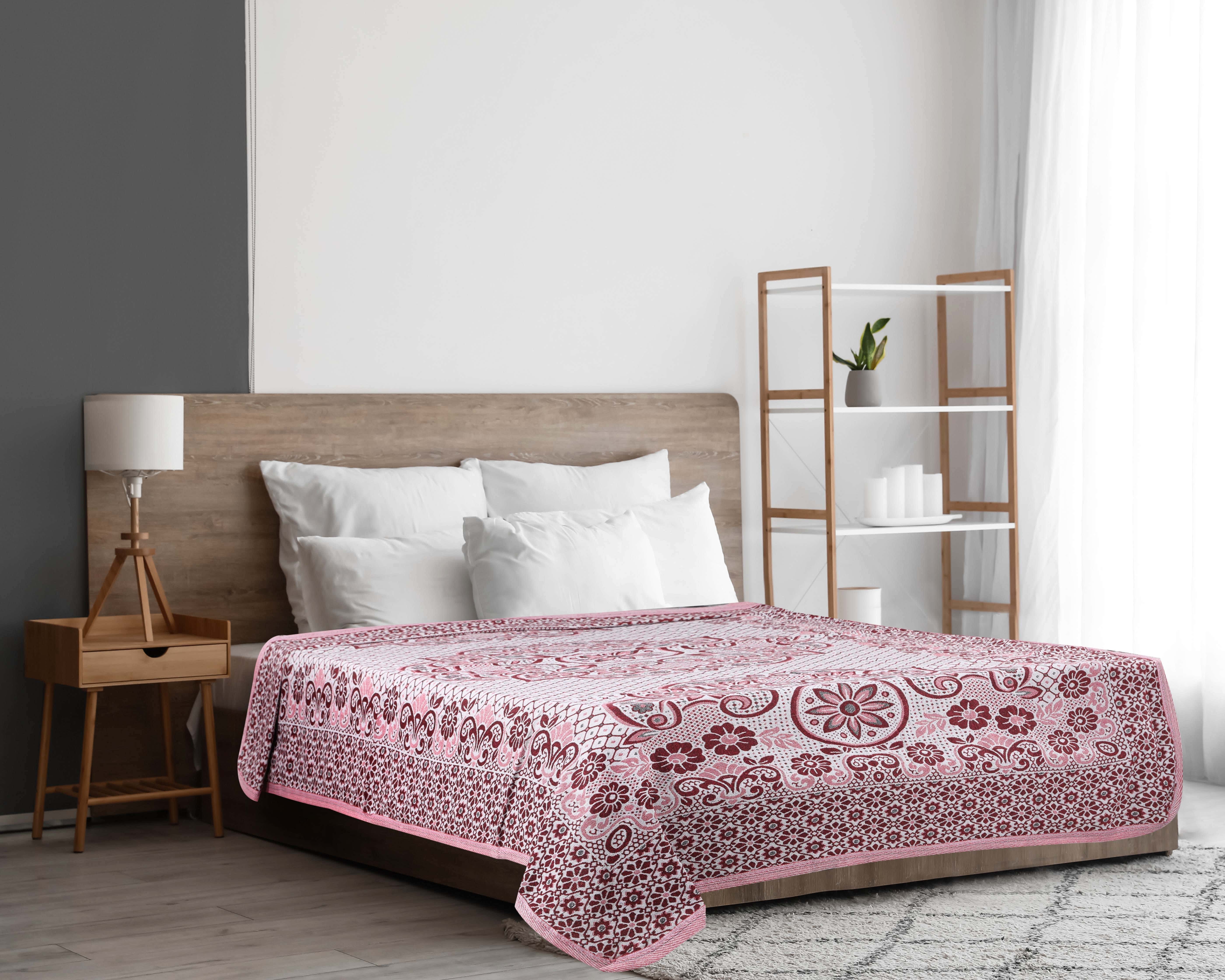 Safre Jacquard Bed Comforter, 150×200 cm, 1000 gm - Red