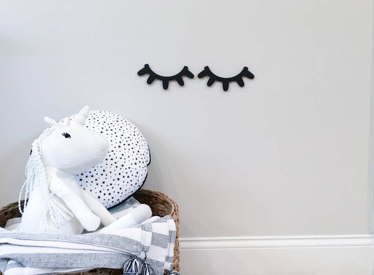MDF Sleepy Lashes Wall Hanging Art, 80X80X0.5 Cm - Black