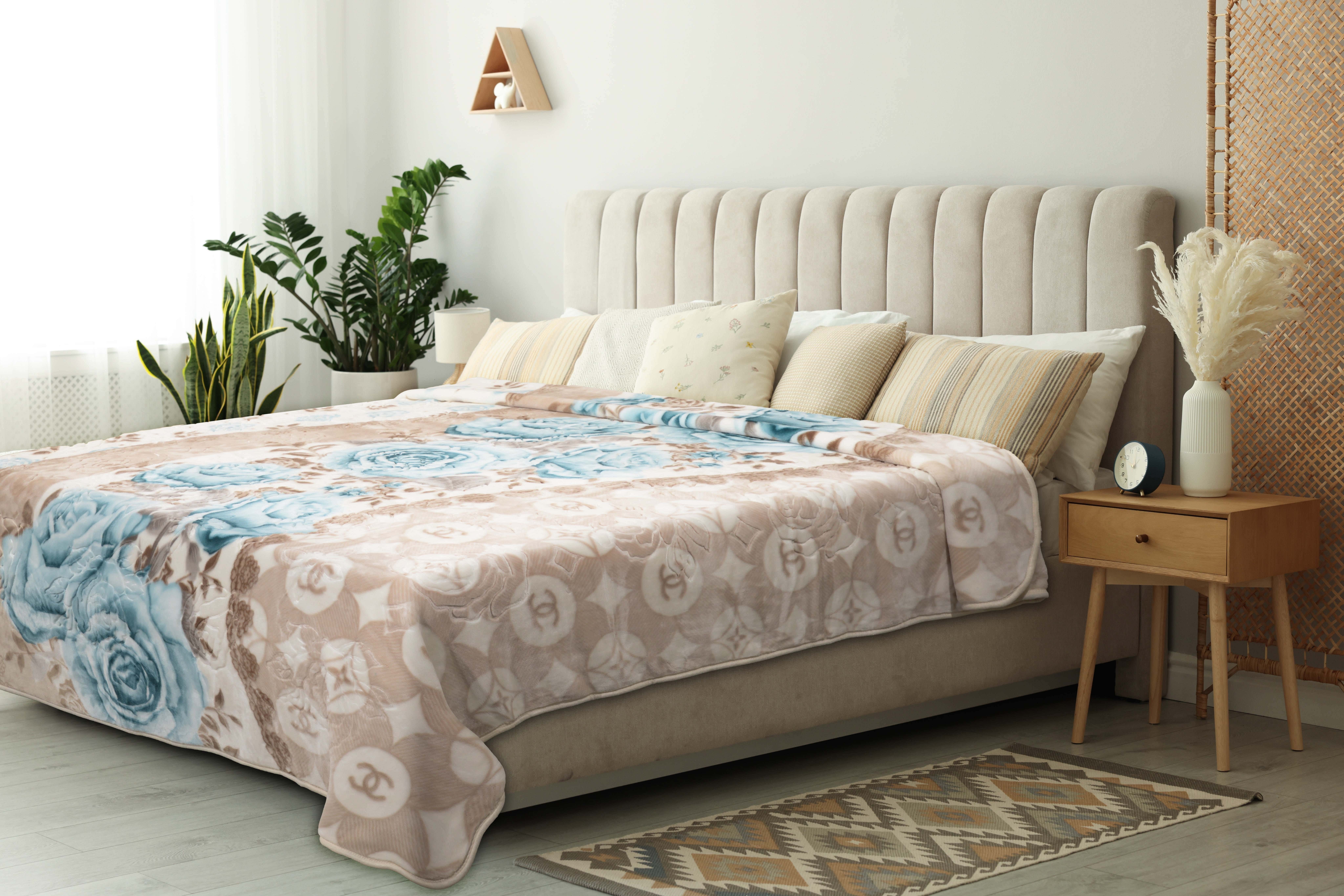 Aslan Velvet Single Layer Blanket, 220x240 cm, 4800 gm - Multicolor