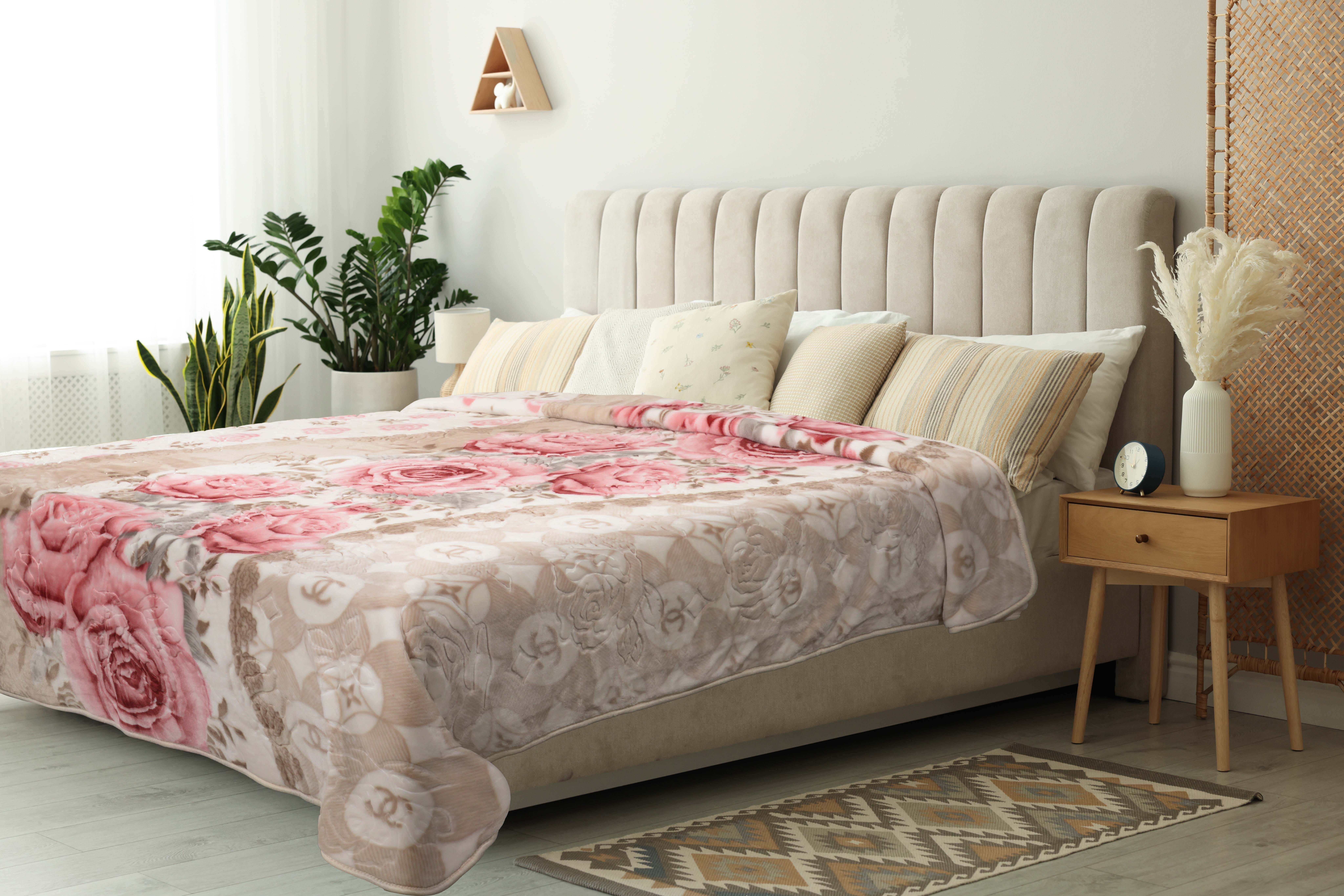 Aslan Velvet Single Layer Blanket, 220x240 cm, 4800 gm - Multicolor