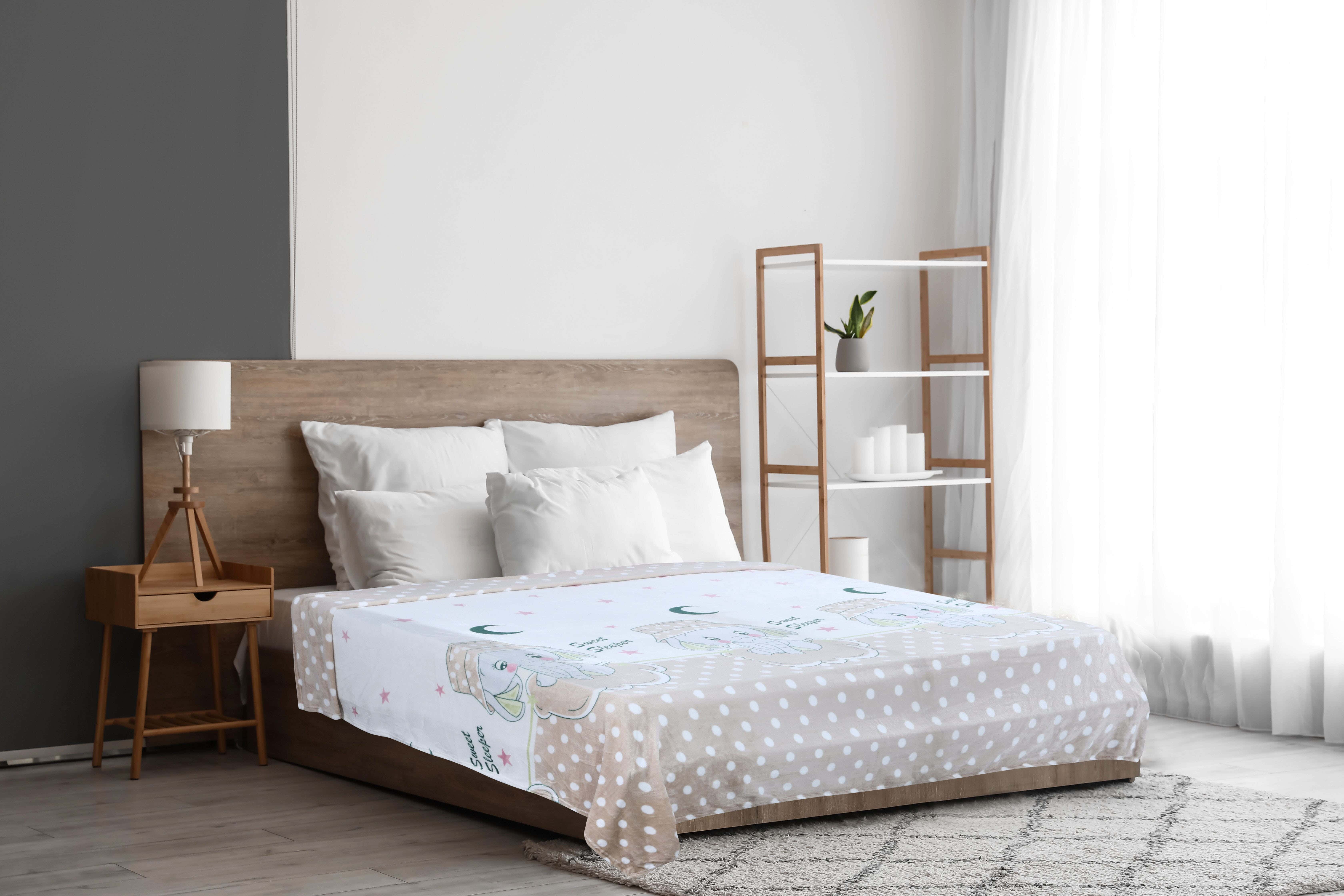 Velvet Bed Heater, 220x240 cm, 1300 gm - Beige White