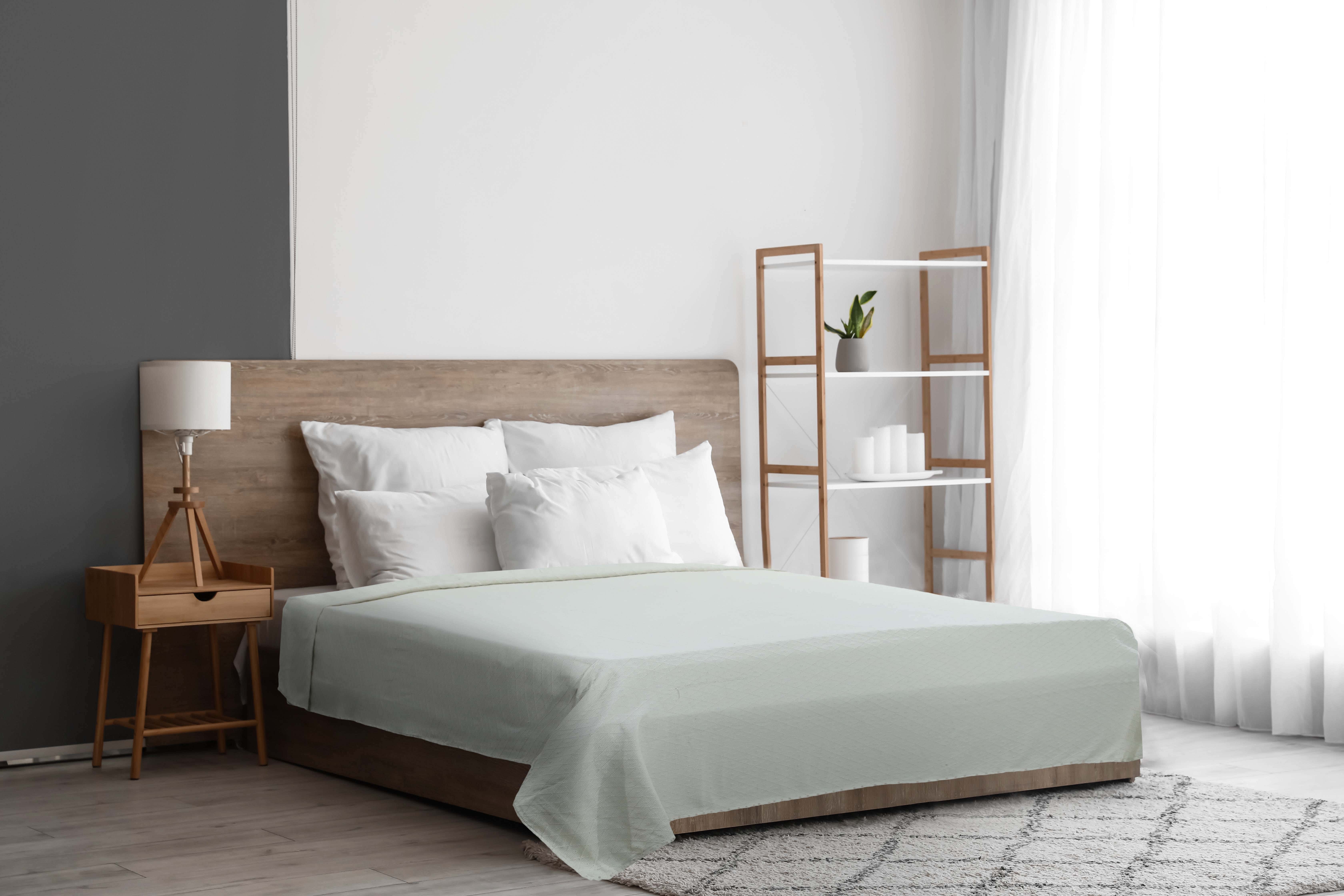 Lili Cotton Comforter, 240×240 cm, 2400 gm - Off White