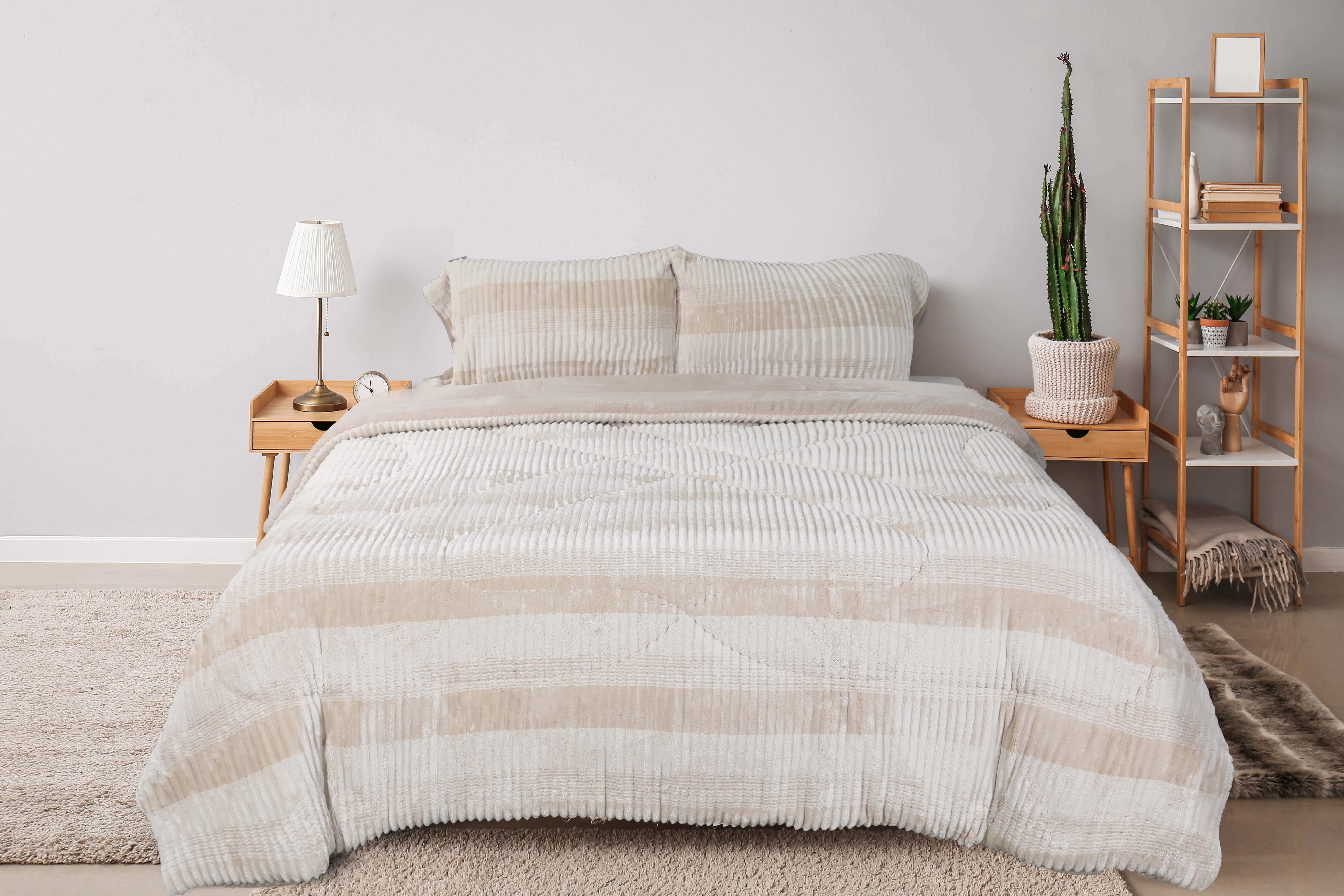 White Gold Fur Quilt Set, 3 Pieces, 240×260 cm, 7450 gm - Coffee