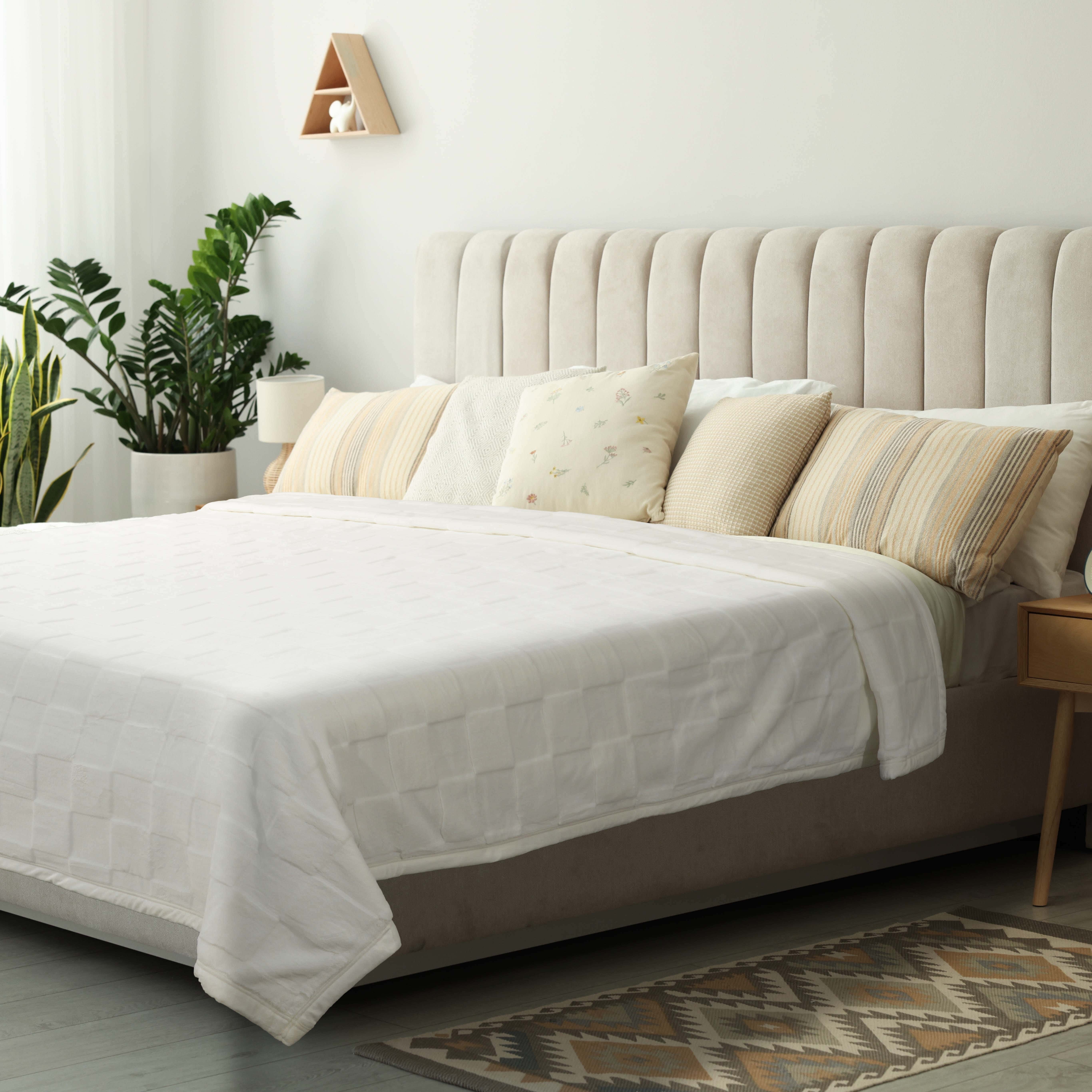 Raval Velvet Blanket, 2 Pieces, 220x240 cm, 6500 gm - Off White