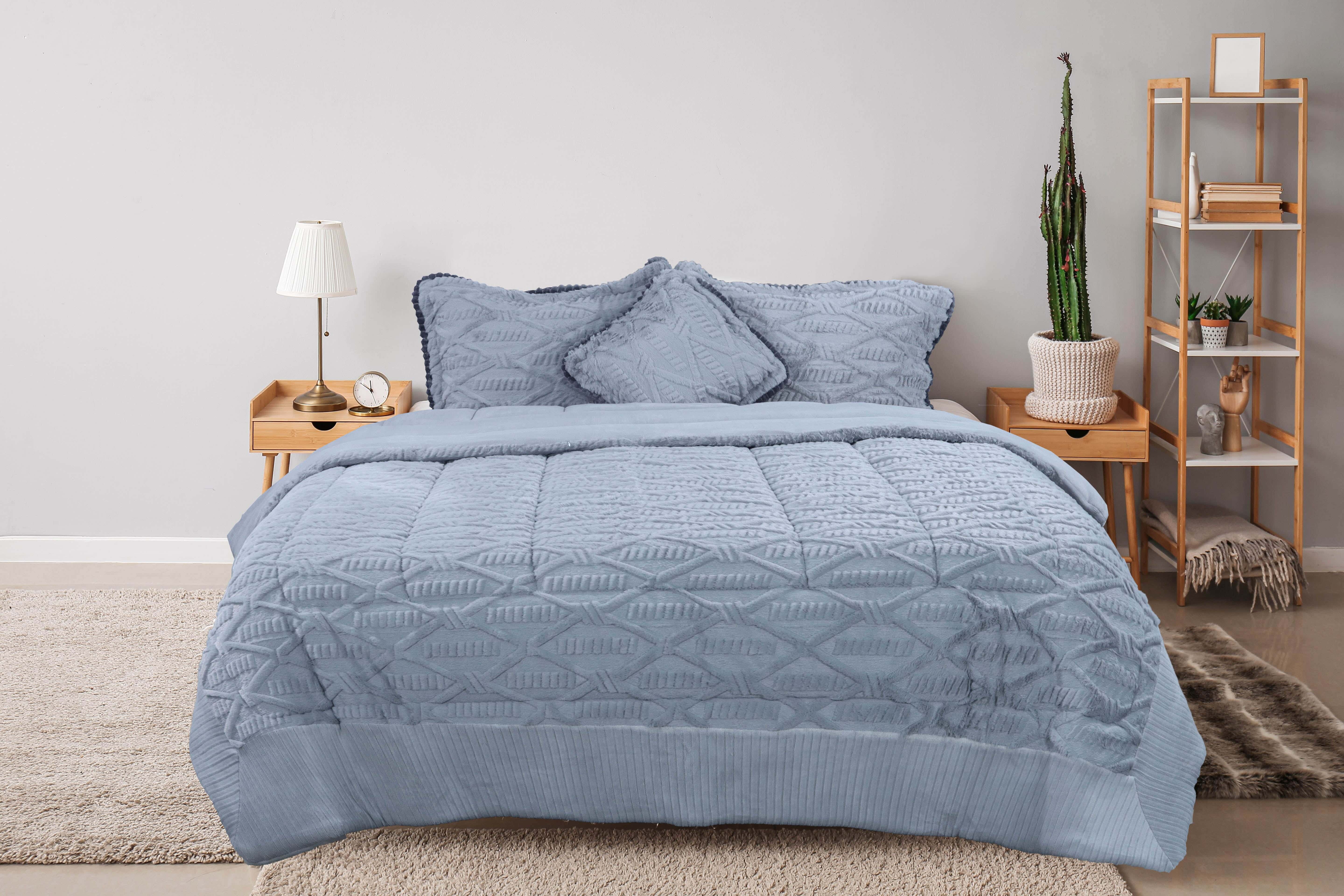Tag Velvet Quilt Set with Fur Backing, 4 Pieces, 260x240 cm, 7200 gm - Grey