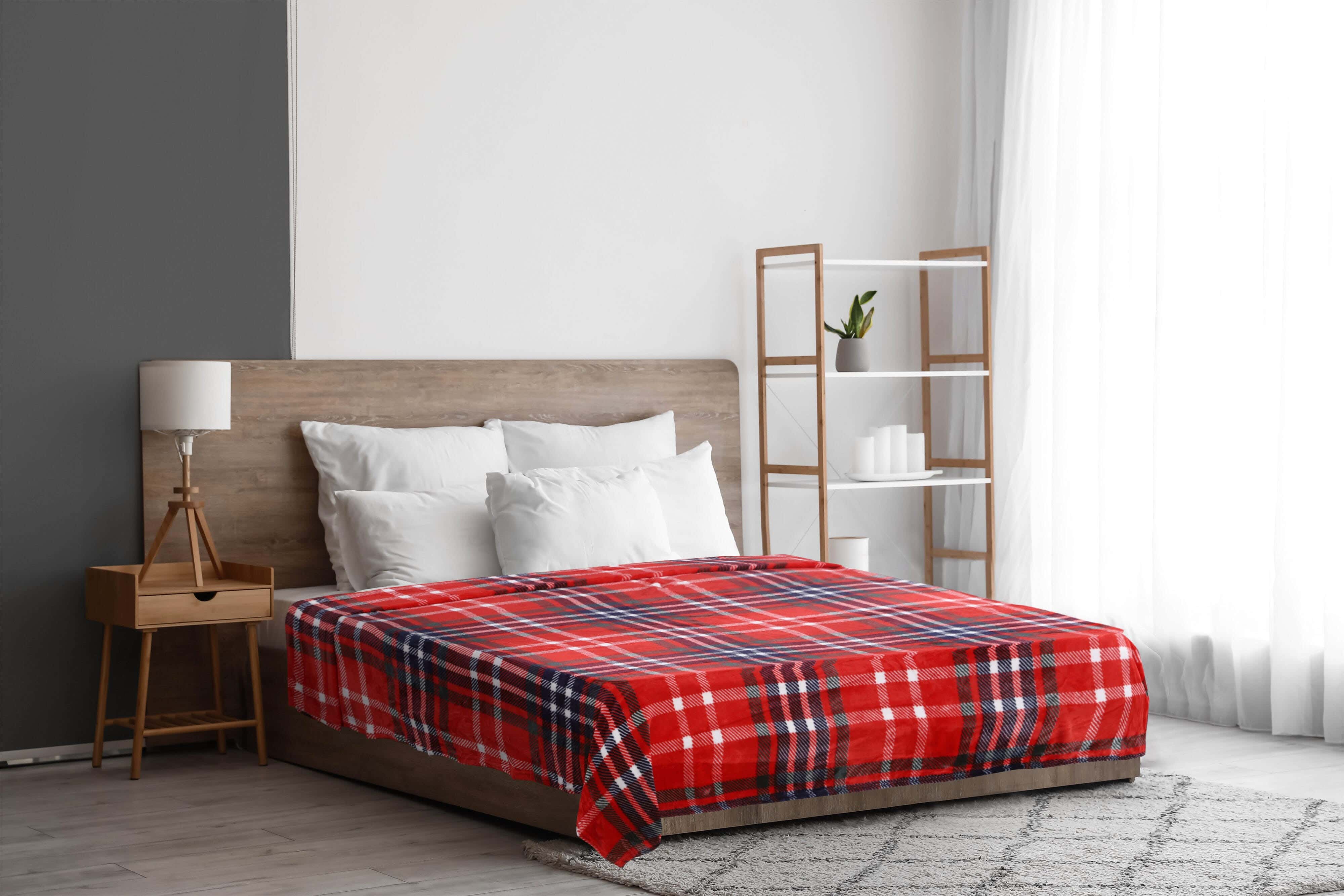 Milano Velvet Bed Heater, 220x240 cm, 1050 gm - Multicolor