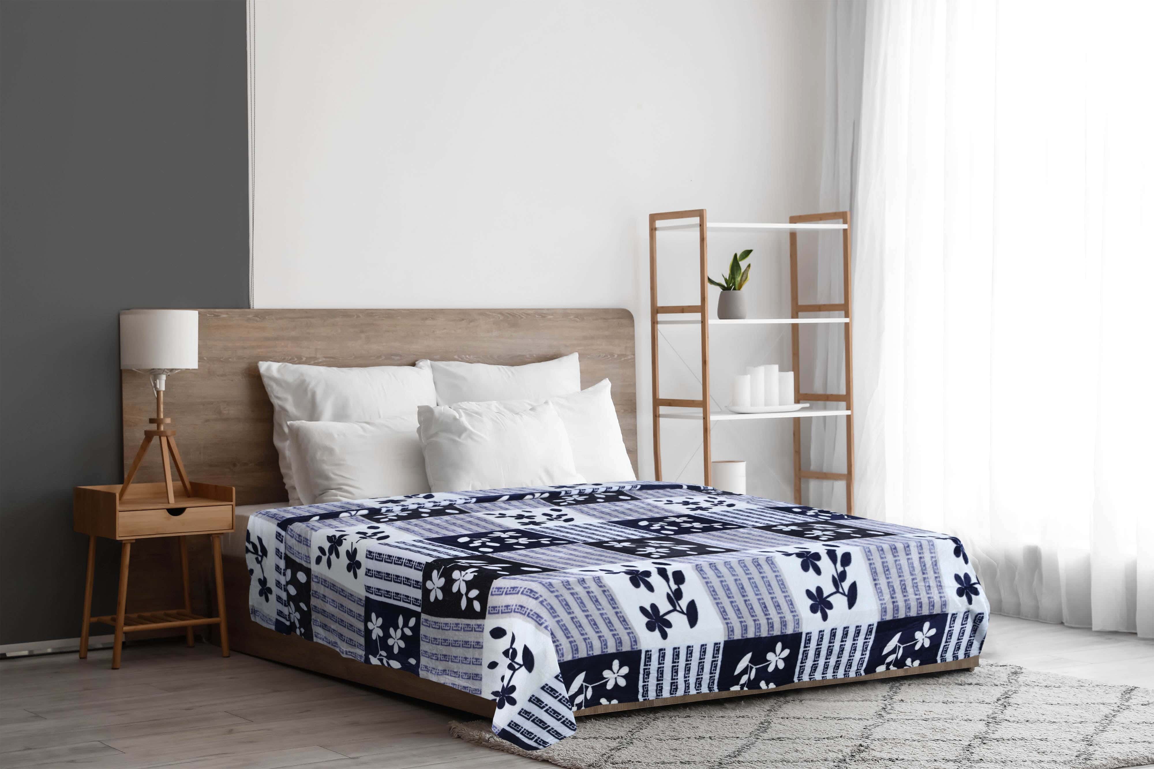 Milano Velvet Bed Heater, 220x240 cm, 1050 gm - Multicolor