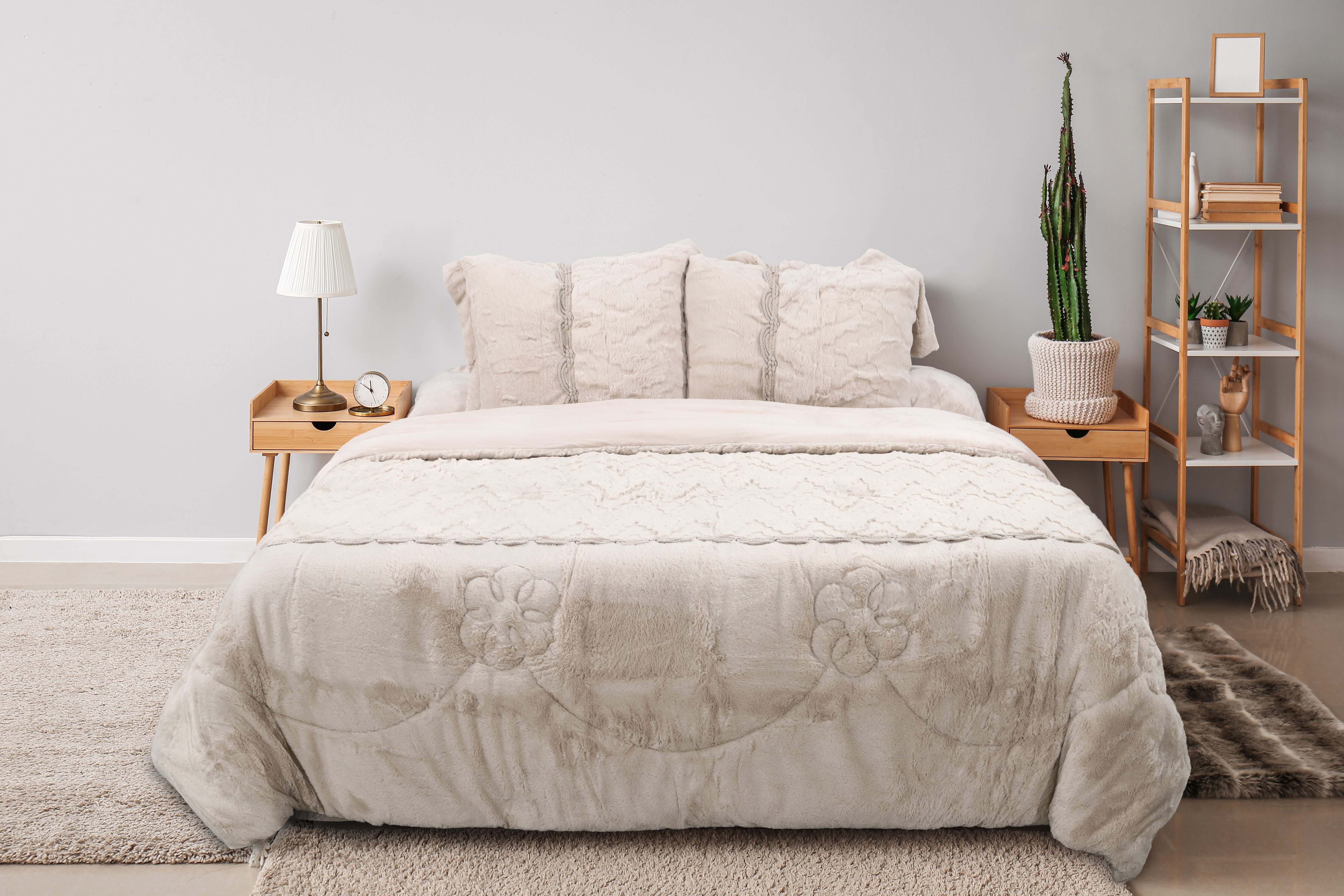 Fur Quilt Set, 4 pieces, 230x250 cm, 5700 gm - Beige