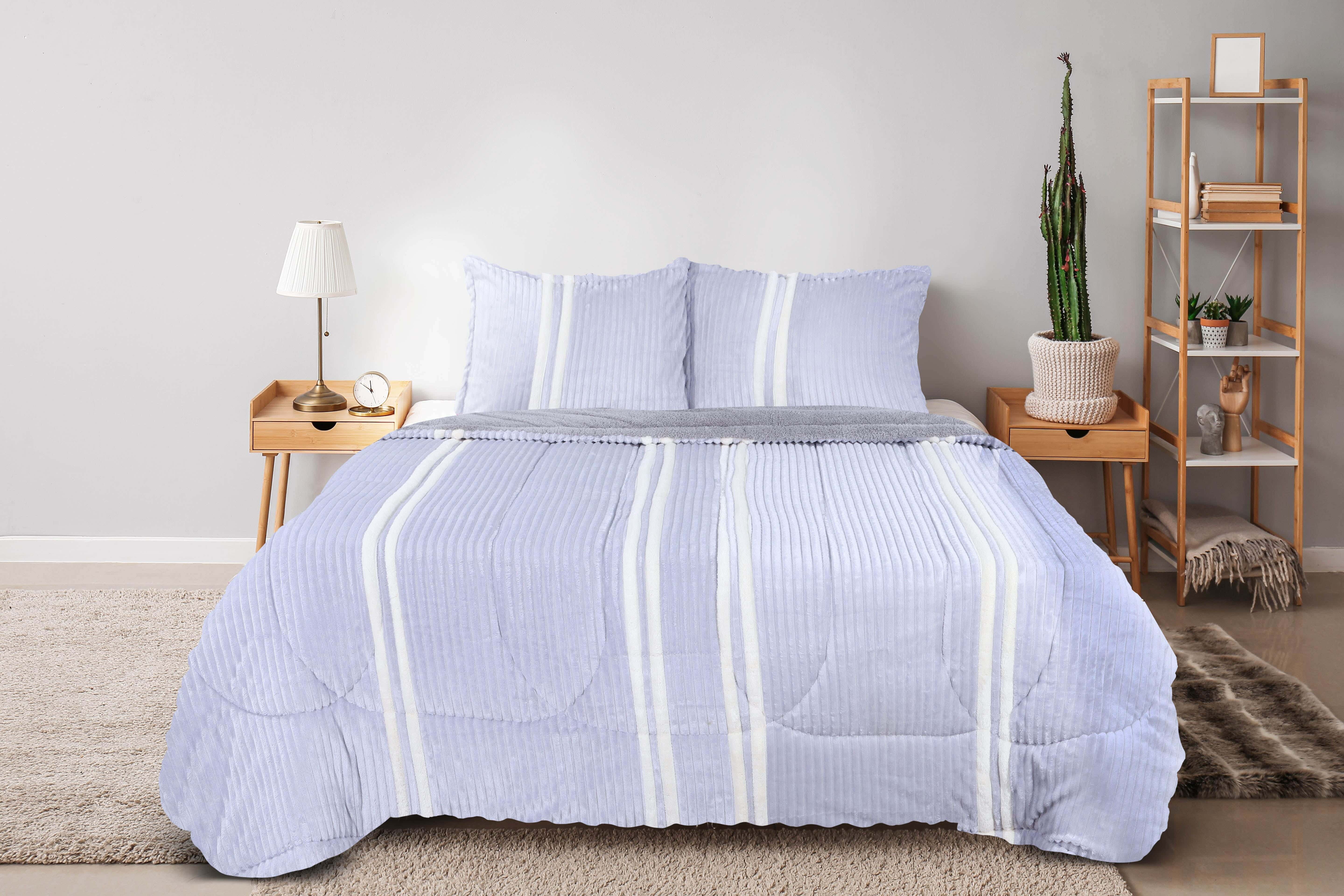 Venecia Velvet Quilt Set, 3 Pieces, 240x250 cm, 6250 gm - Light Blue