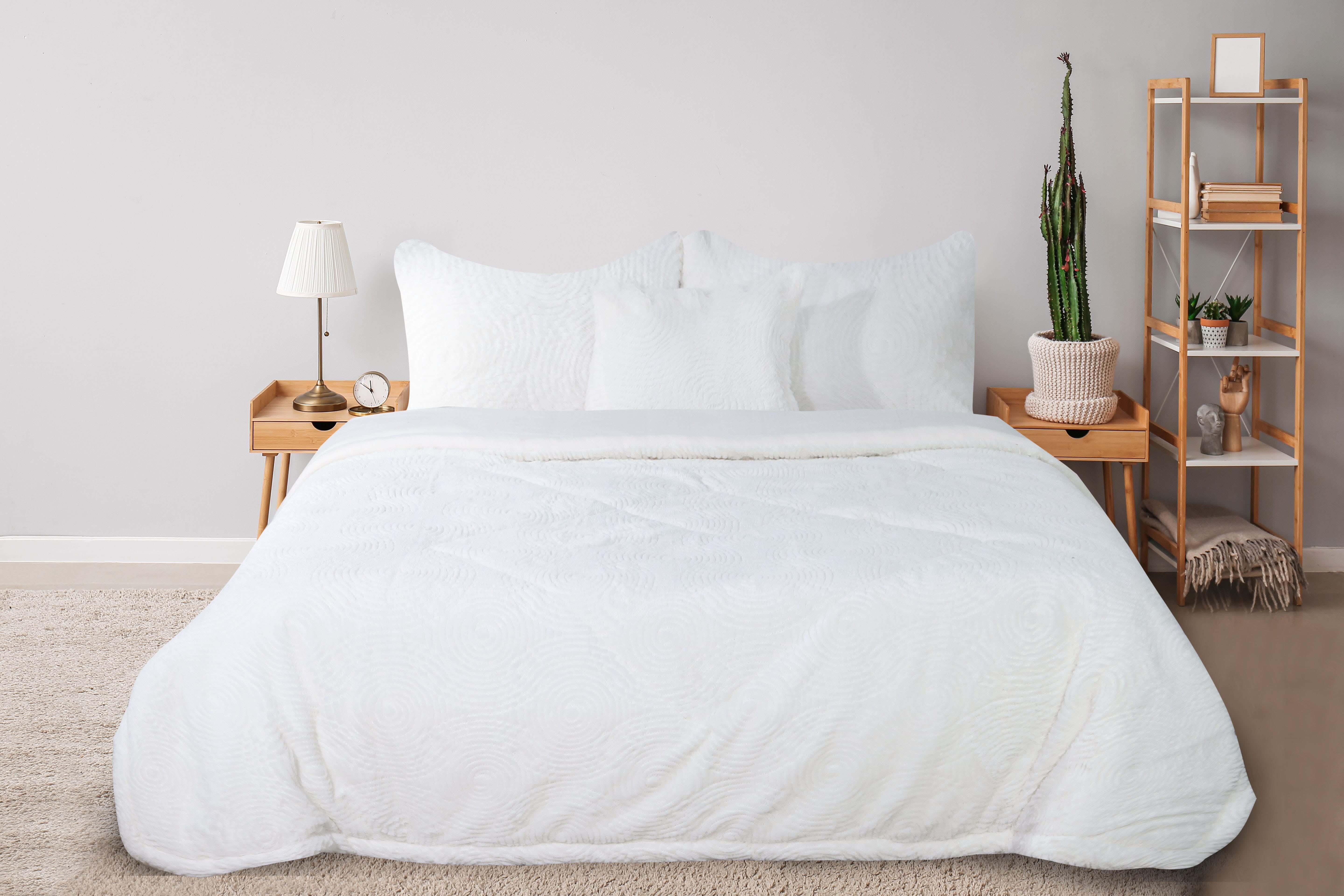 Rose Home Fur Quilt Set, 4 Pieces, 240x250 cm, 6600 gm - Off White