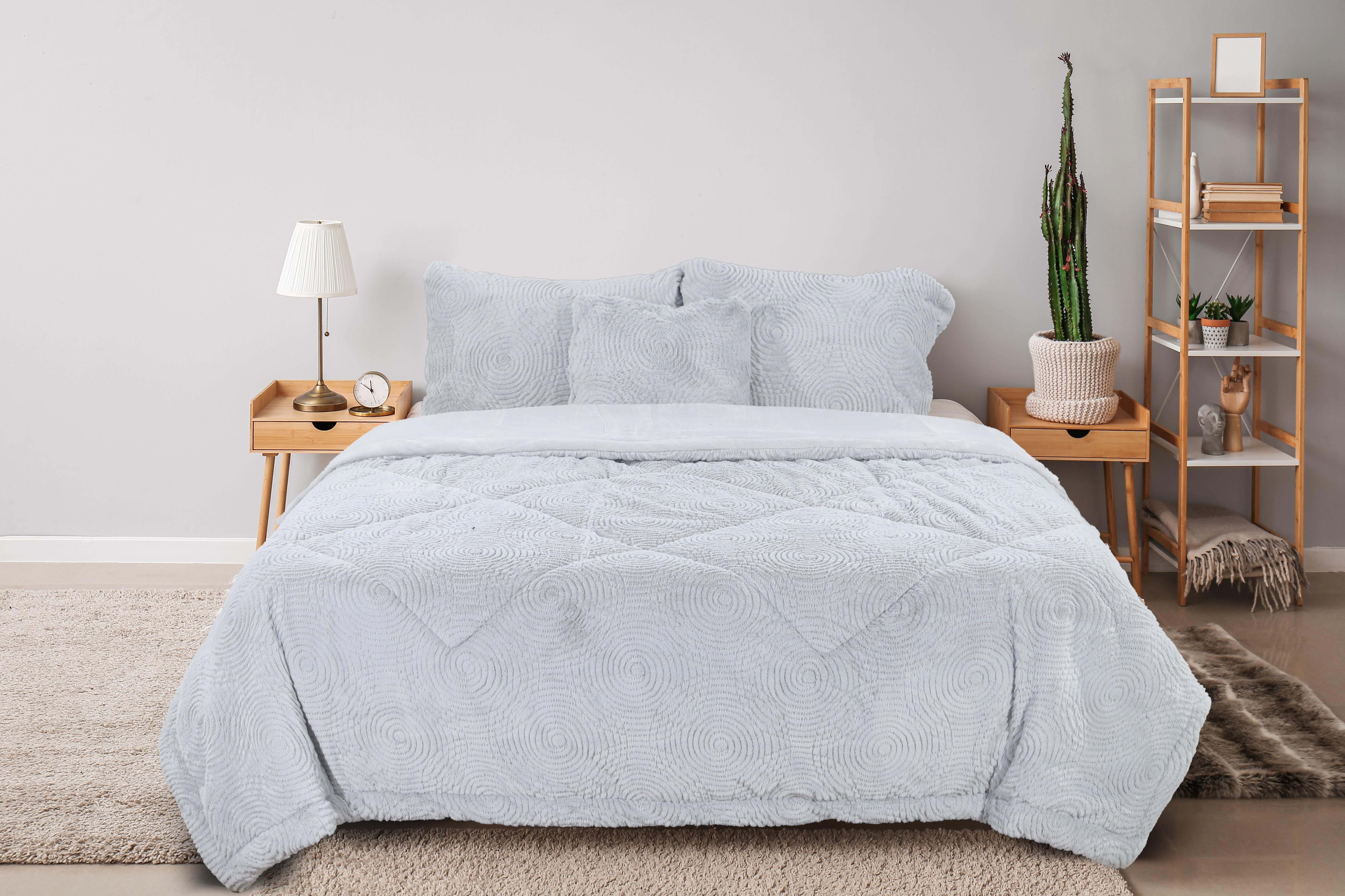 Rose Home Fur Quilt Set, 4 Pieces, 240x250 cm, 6600 gm - Grey