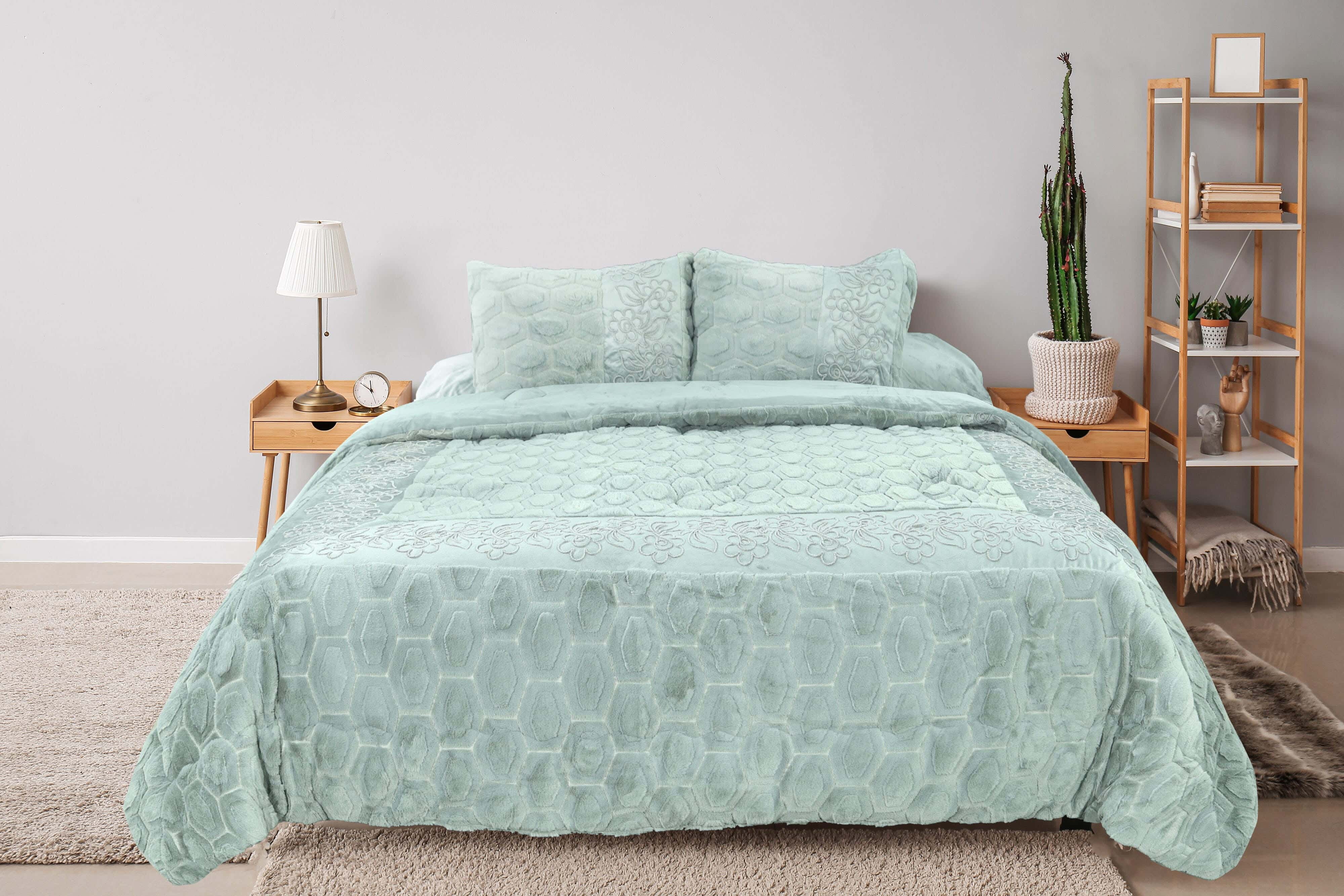Al Alamia Fur Quilt Set, 4 Pieces, 230x250 cm, 5500 gm - Dark Green