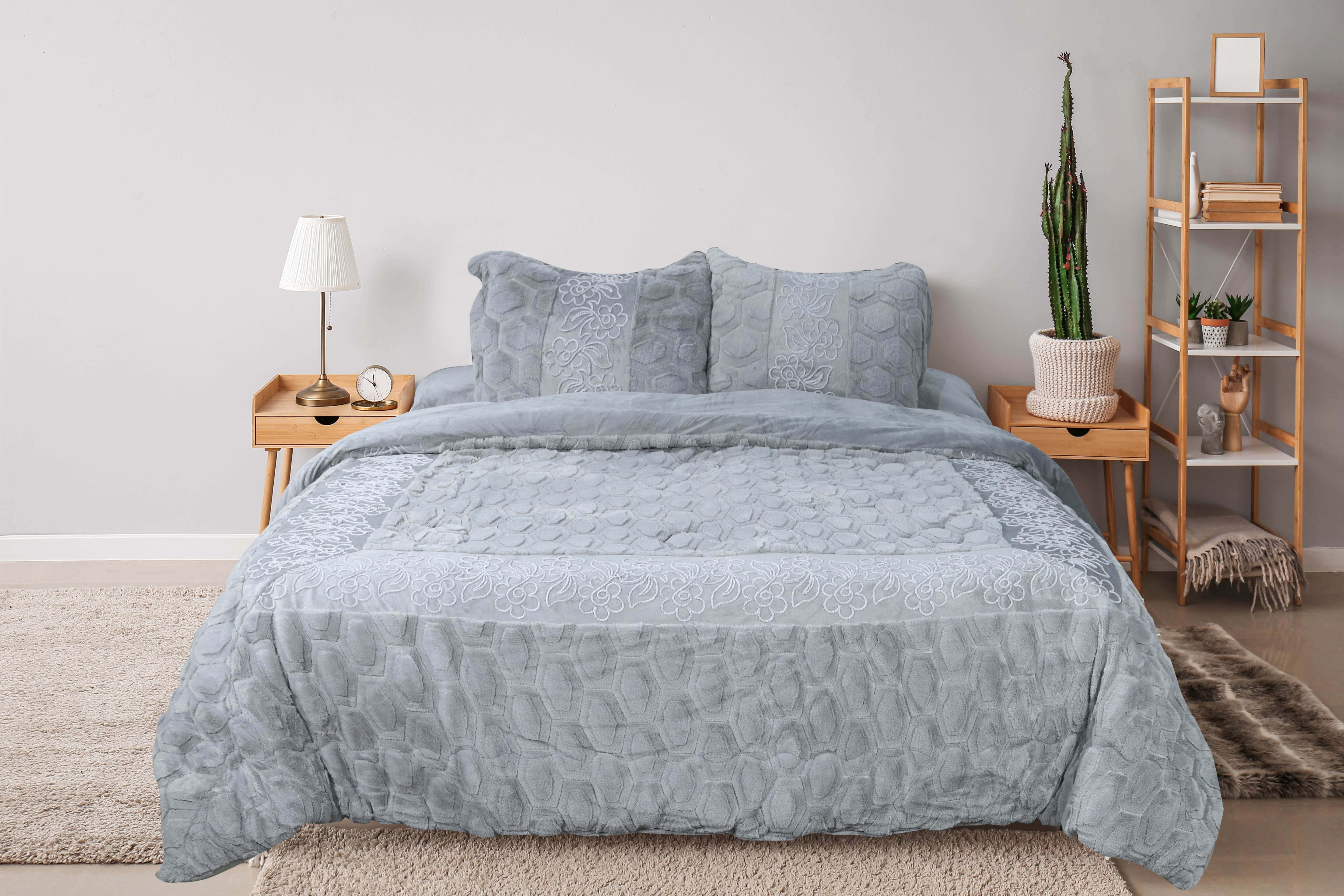 Al Alamia Fur Quilt Set, 4 Pieces, 230x250 cm, 5500 gm - Grey