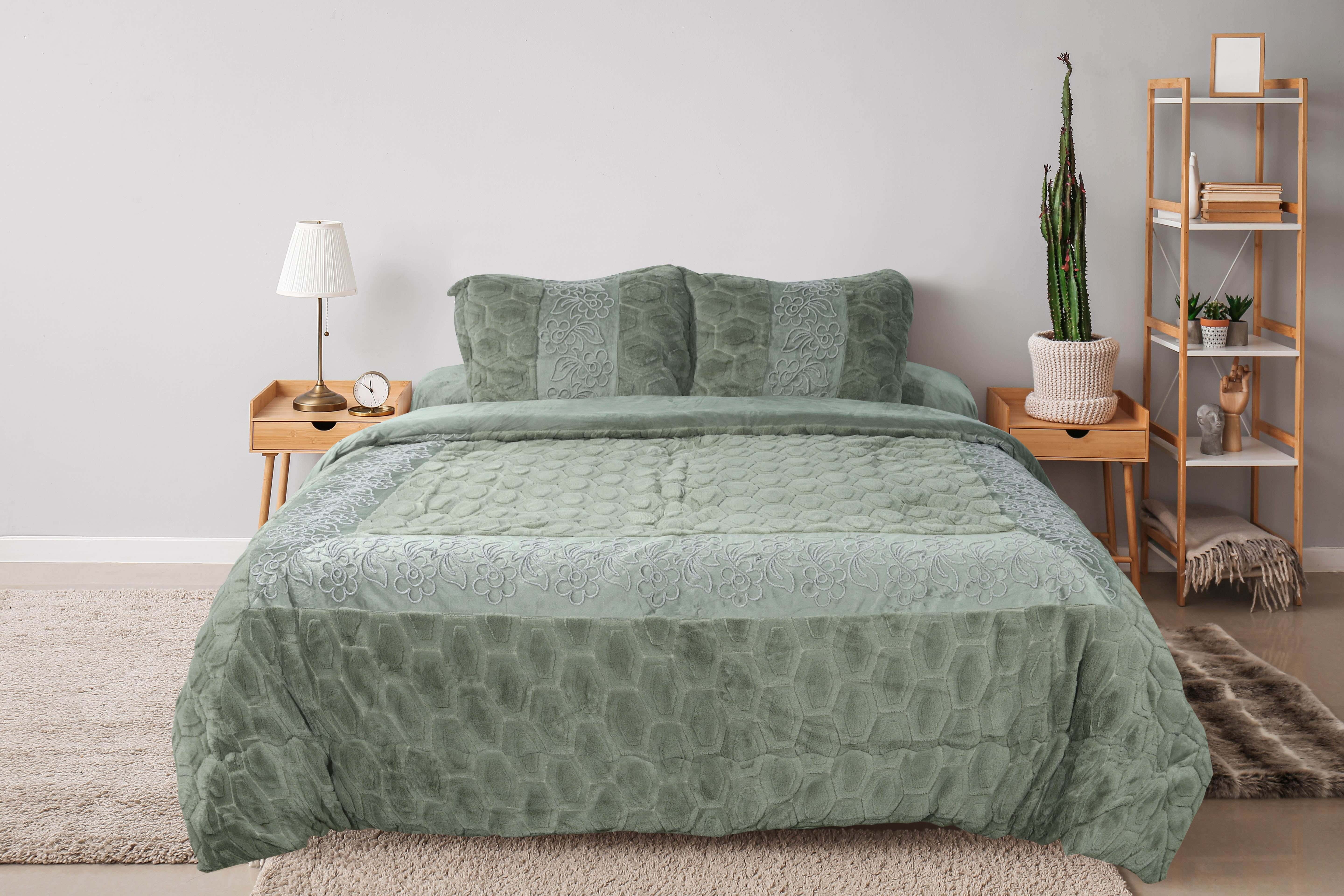 Al Alamia Fur Quilt Set, 4 Pieces, 230x250 cm, 5500 gm - Olive