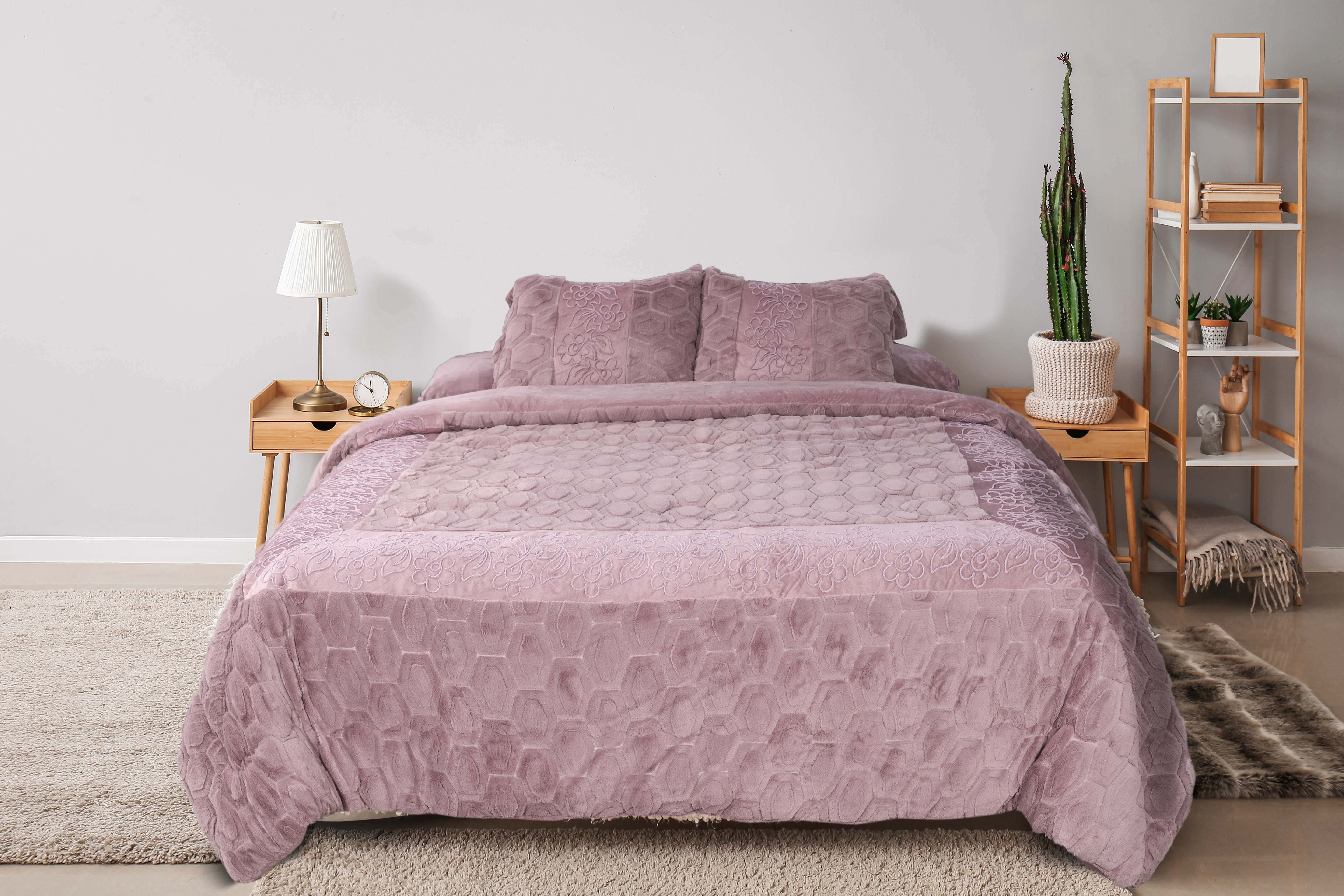 Al Alamia Fur Quilt Set, 4 Pieces, 230x250 cm, 5500 gm - Purple