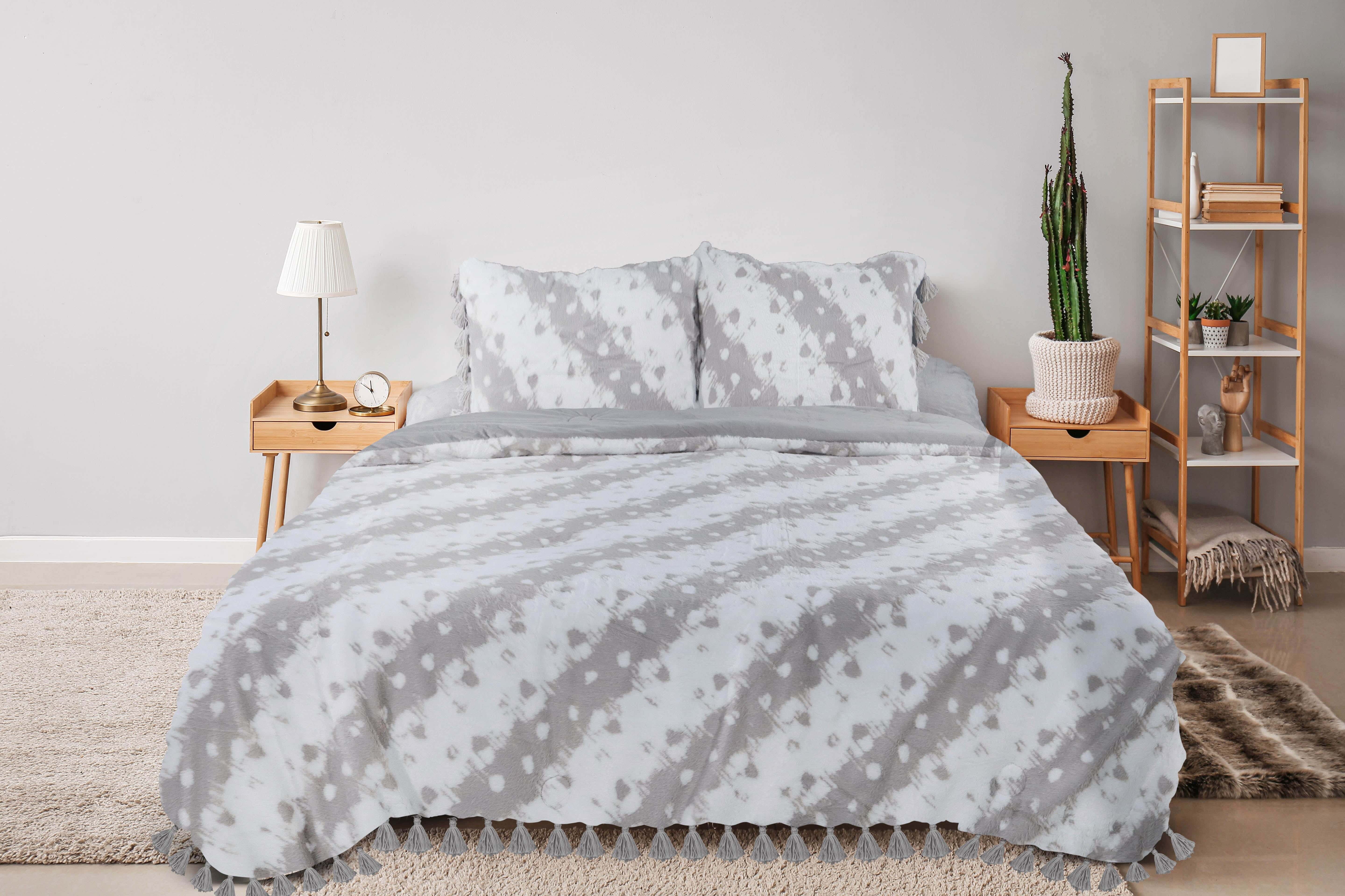 El Alamia Velvet Quilt Set, 4 Pieces, 230x250 cm, 5500 gm - White Grey