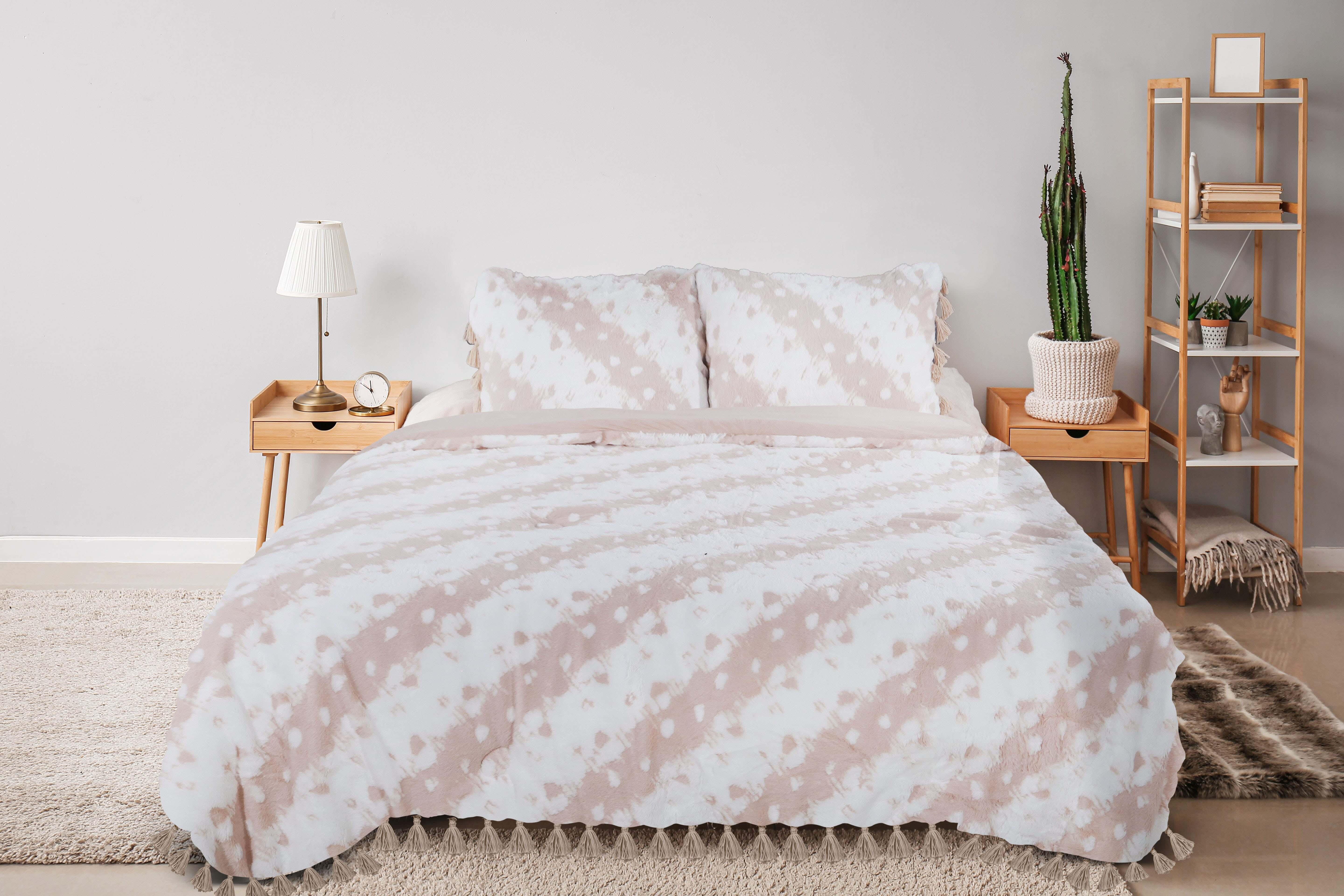 El Alamia Velvet Quilt Set, 4 Pieces, 230x250 cm, 5500 gm - White Beige