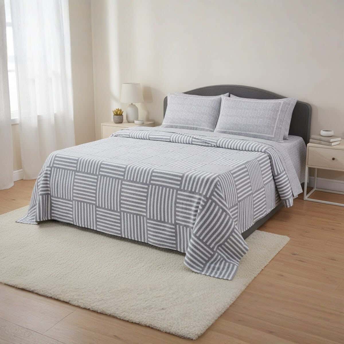 Vivara Cotton Comforter and BedSheet Set, 5 Pieces, 230×250 cm, 4625 gm - Grey
