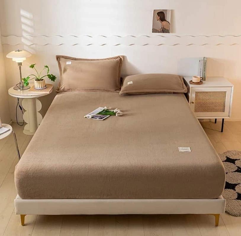 Heavy Velvet Built-in with 2 Pillowcases for 160cm Bed, 27cm Height Stretch - Brown
