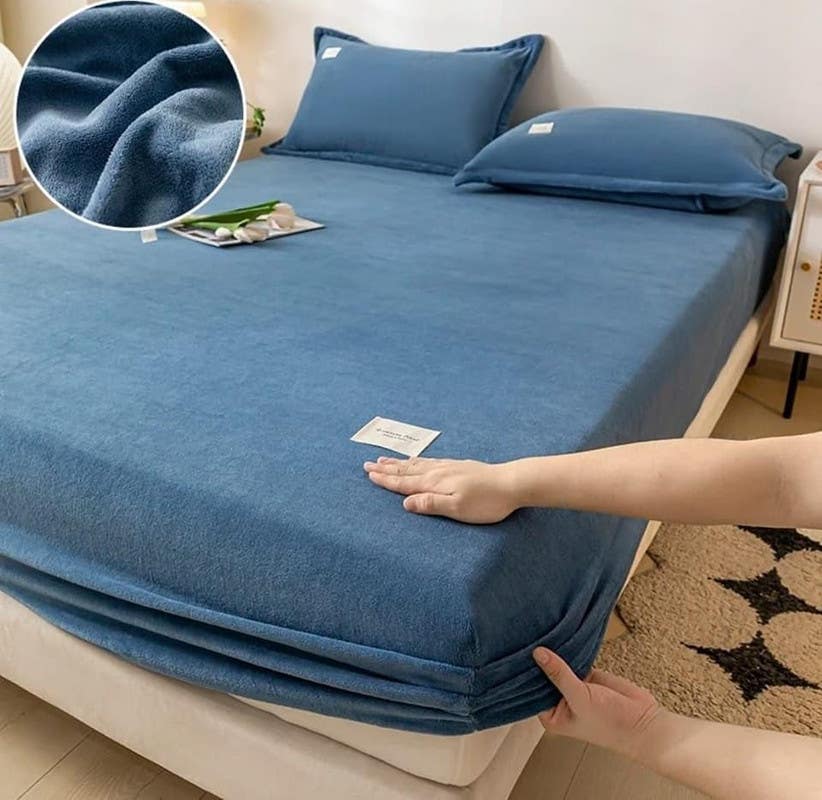 Heavy Velvet Bed Heater Built-in with 2 Pillowcases for 120cm Bed, 27cm Height - Blue