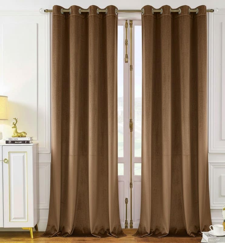 Heat-insulating velvet curtain, 150×250 cm - Coffee