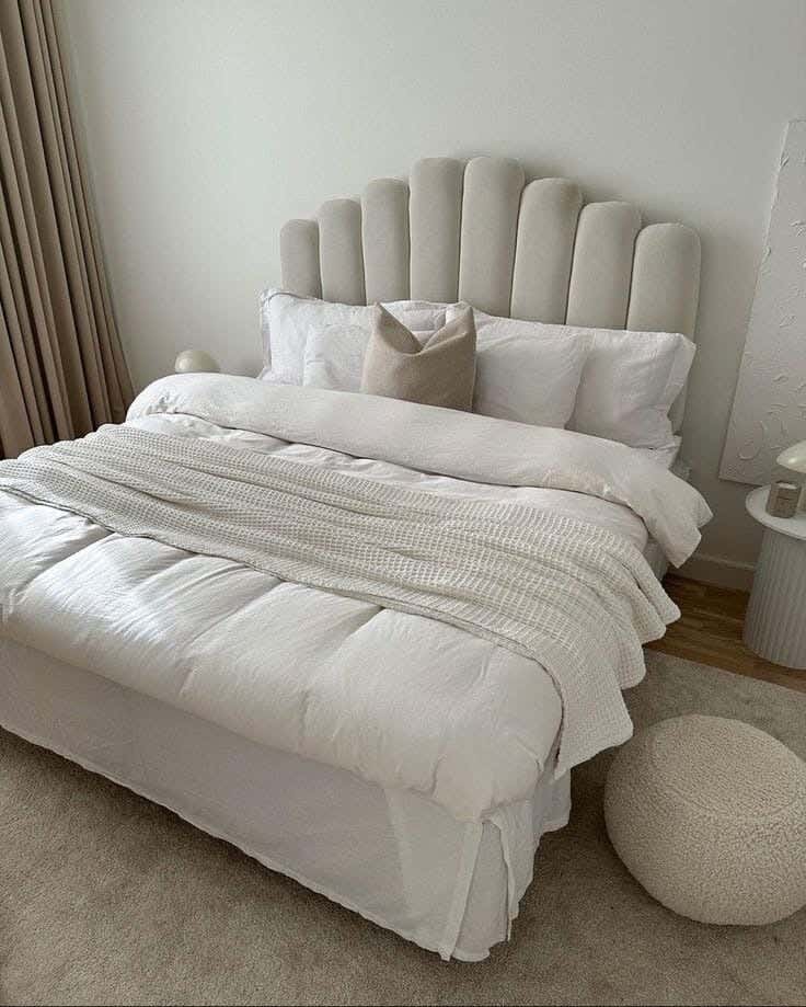 Muski Wood + Mdf Bed With Hammer Velvet Fabric, 120×160×200 Cm - Off-White
