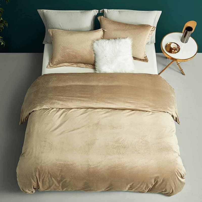Velvet Quilt Cover Set, 4 Pieces, 240×200 cm - Beige