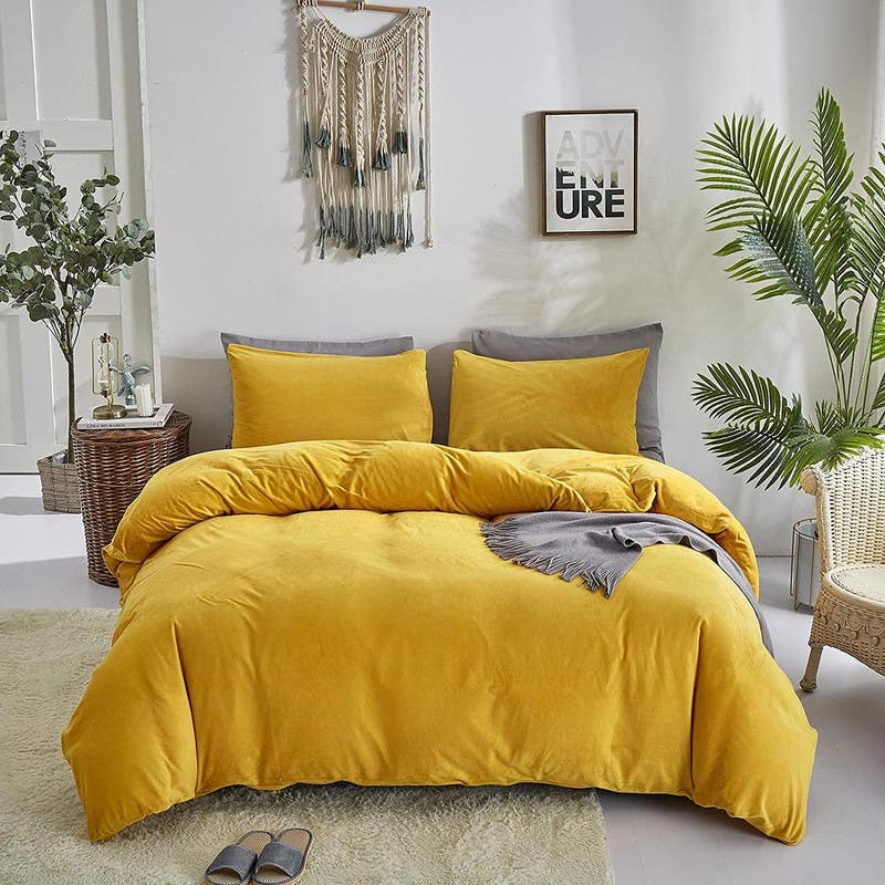 Velvet Quilt Cover Set, 4 Pieces, 240×200 cm - Yellow