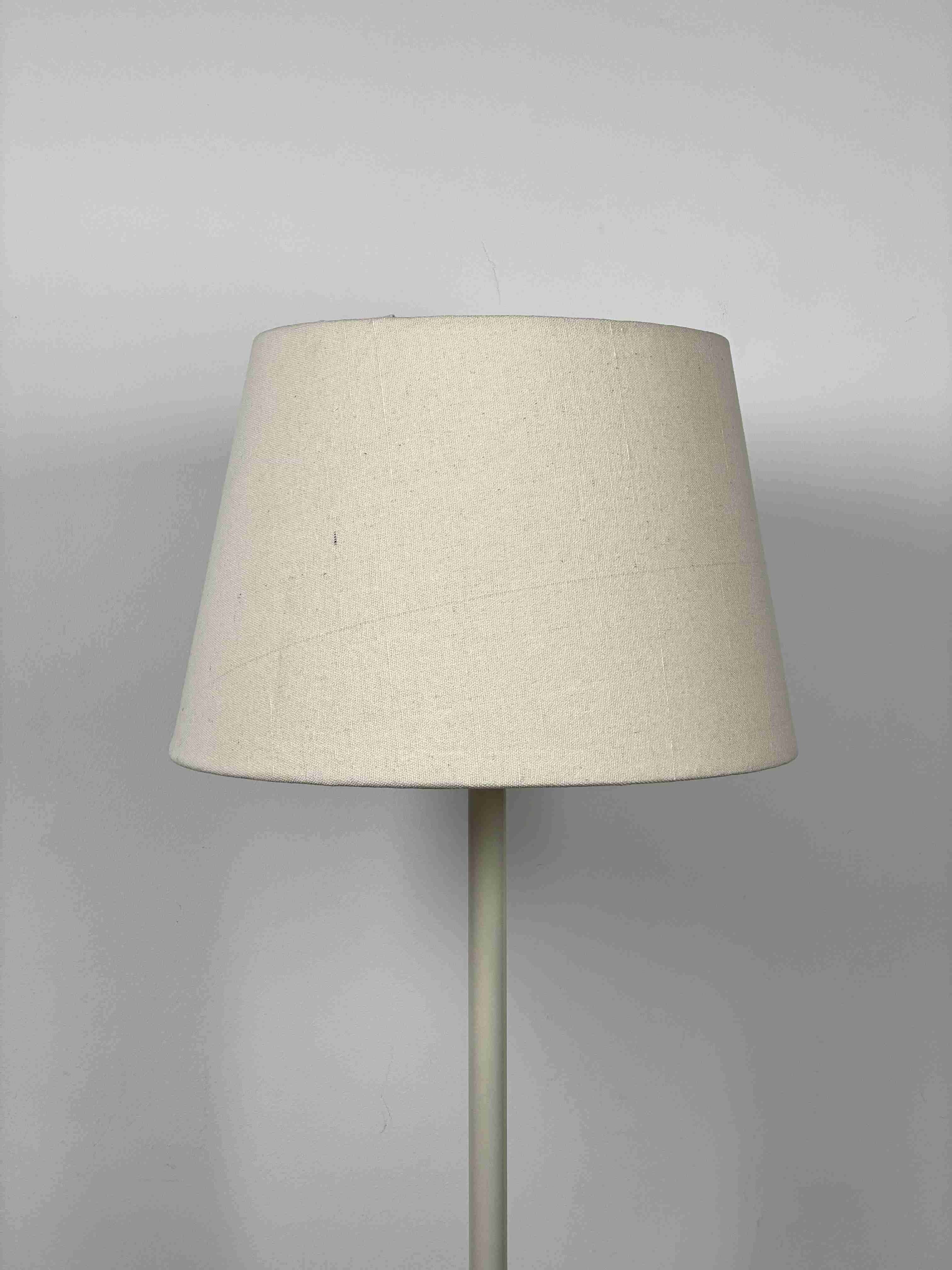 TBS Fabric Modern Floor Lamp, 160 ×40 cm - Off White