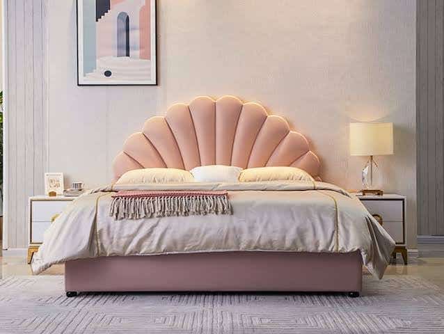 Queen Beech Wood Tiered Bed, Suede Upholstery, 200 X 160 Cm, Height 122 Cm - Cashmere