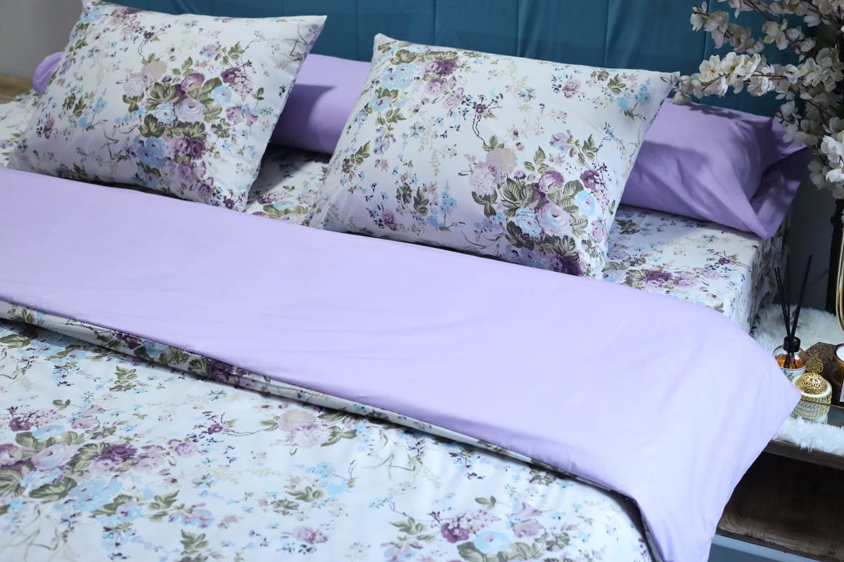 Duvet cover, size 230*240, floral patterned side and plain lavender side, one piece - multi-color